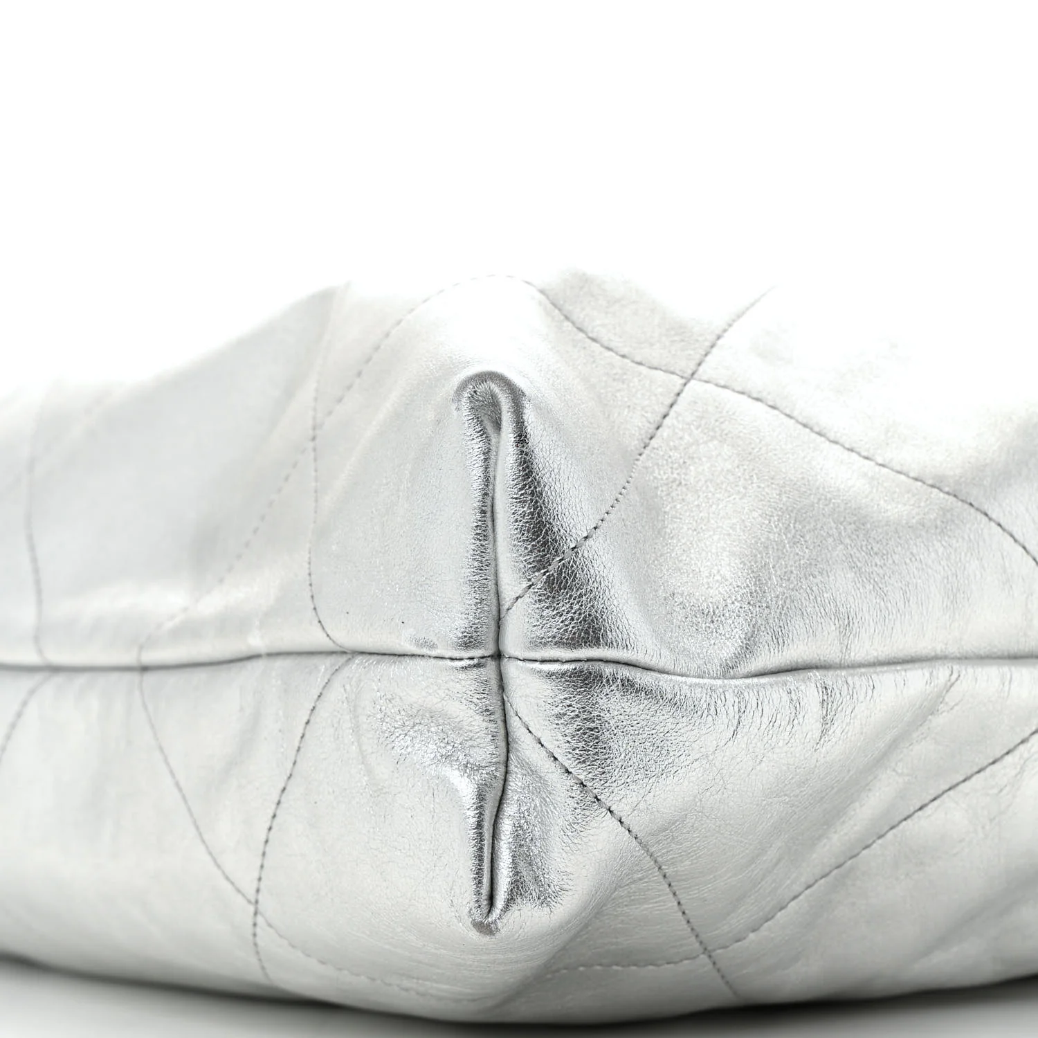 Metallic Calfskin Quilted Chanel 22 Silver - Top Club