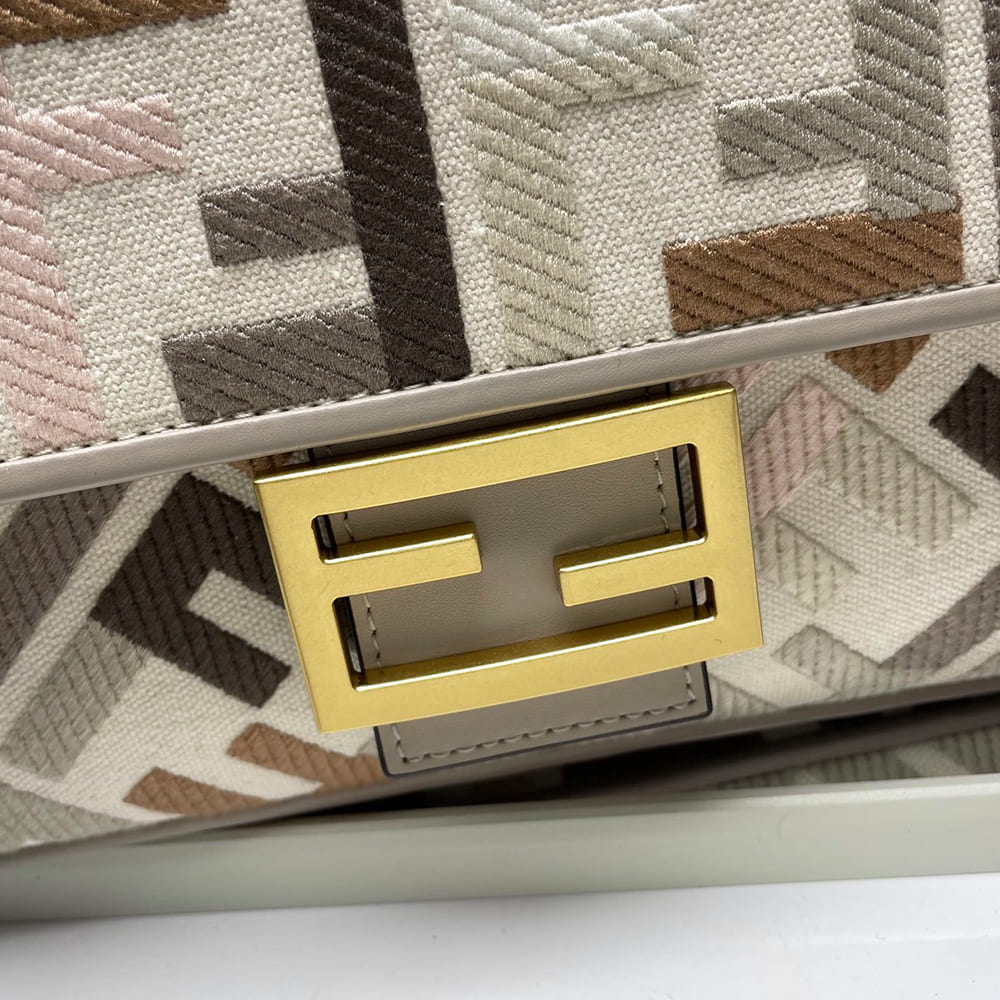 Fendi Baguette - Top Club