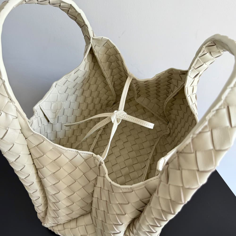 Bottega Veneta Medium Campana(HIGH-END GRADE) - Top Club