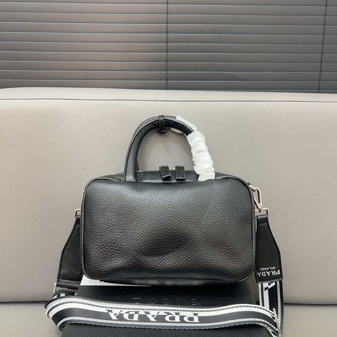 Pra new arrival bag size:  23 x 14 cm - Top Club