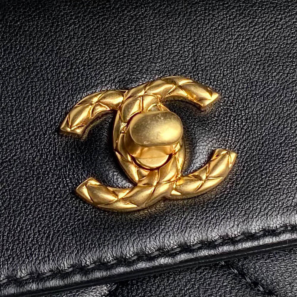 CHANEL Clutch - Top Club