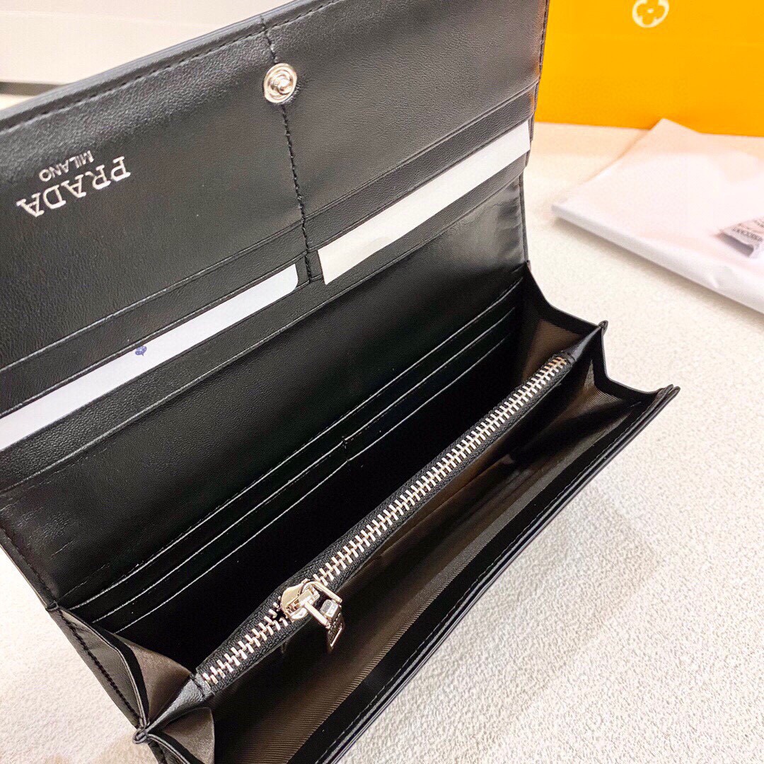 Pra new arrival wallets size: 19x10 cm - Top Club