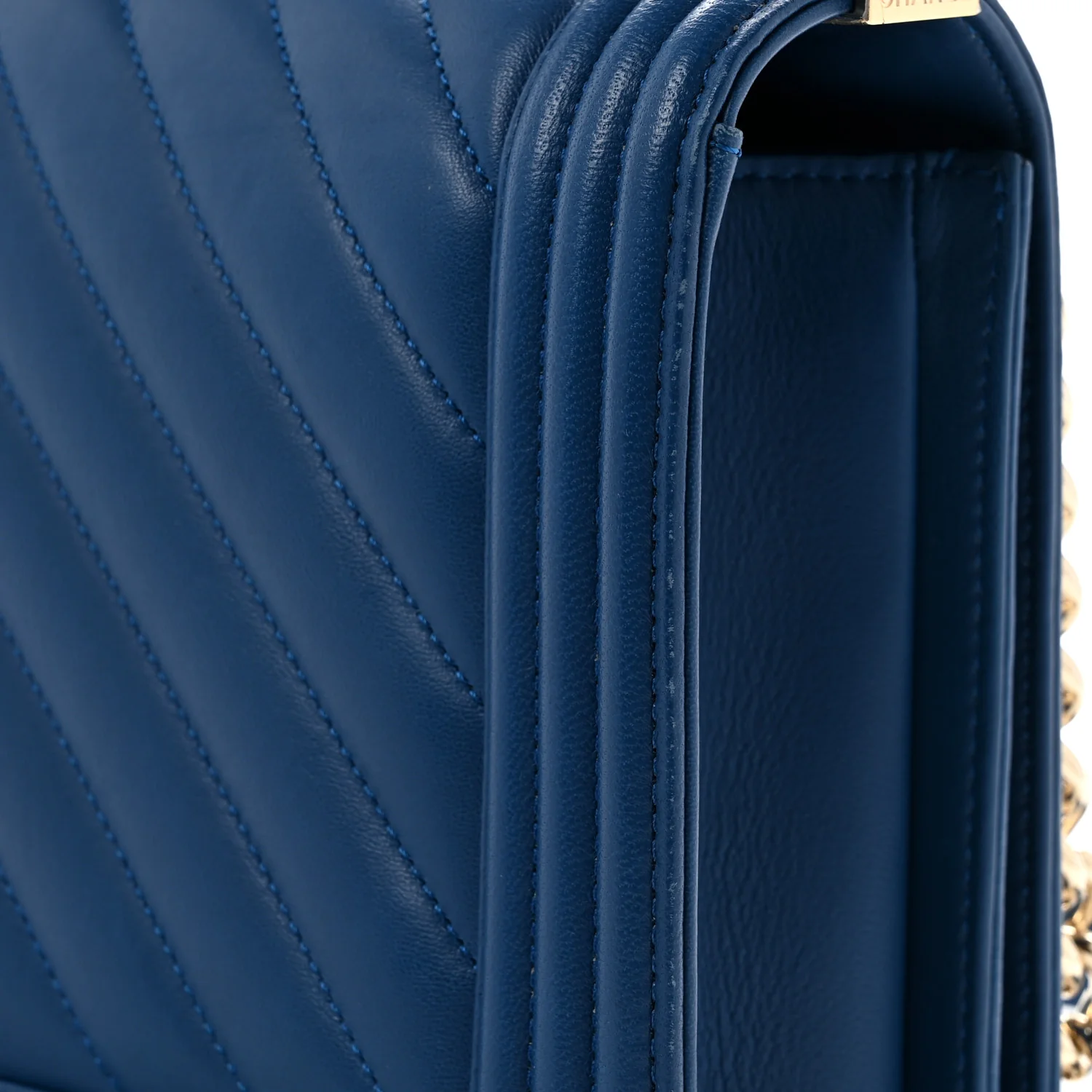 Lambskin Chevron Quilted New Medium Boy Flap Blue - Top Club