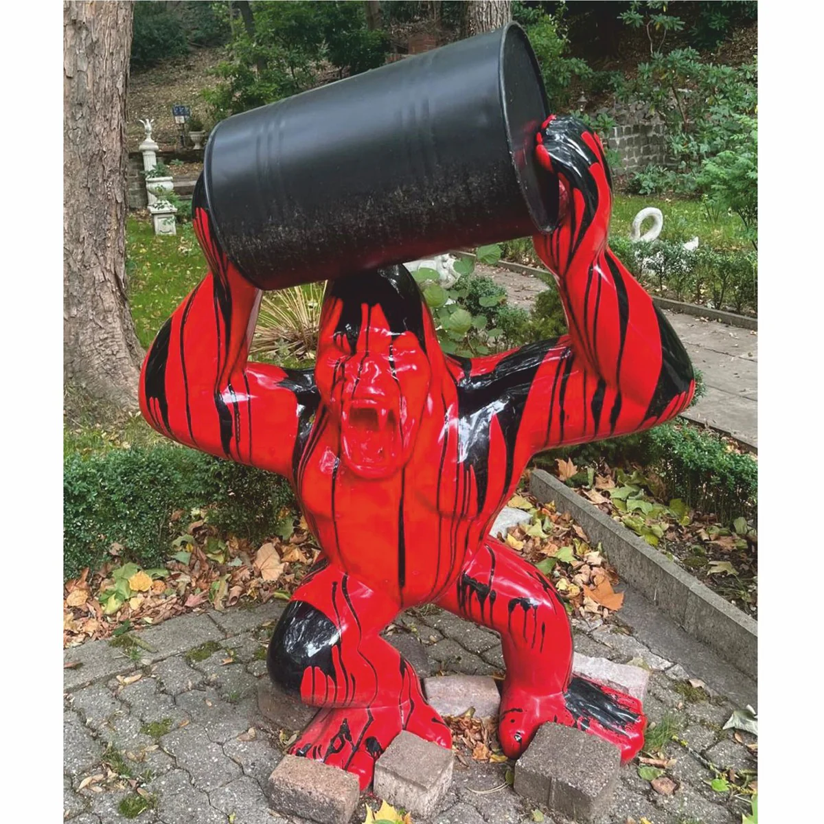 Decorative sculpture gorilla monkey with barrel red / black H. 140 cm - decorative figure