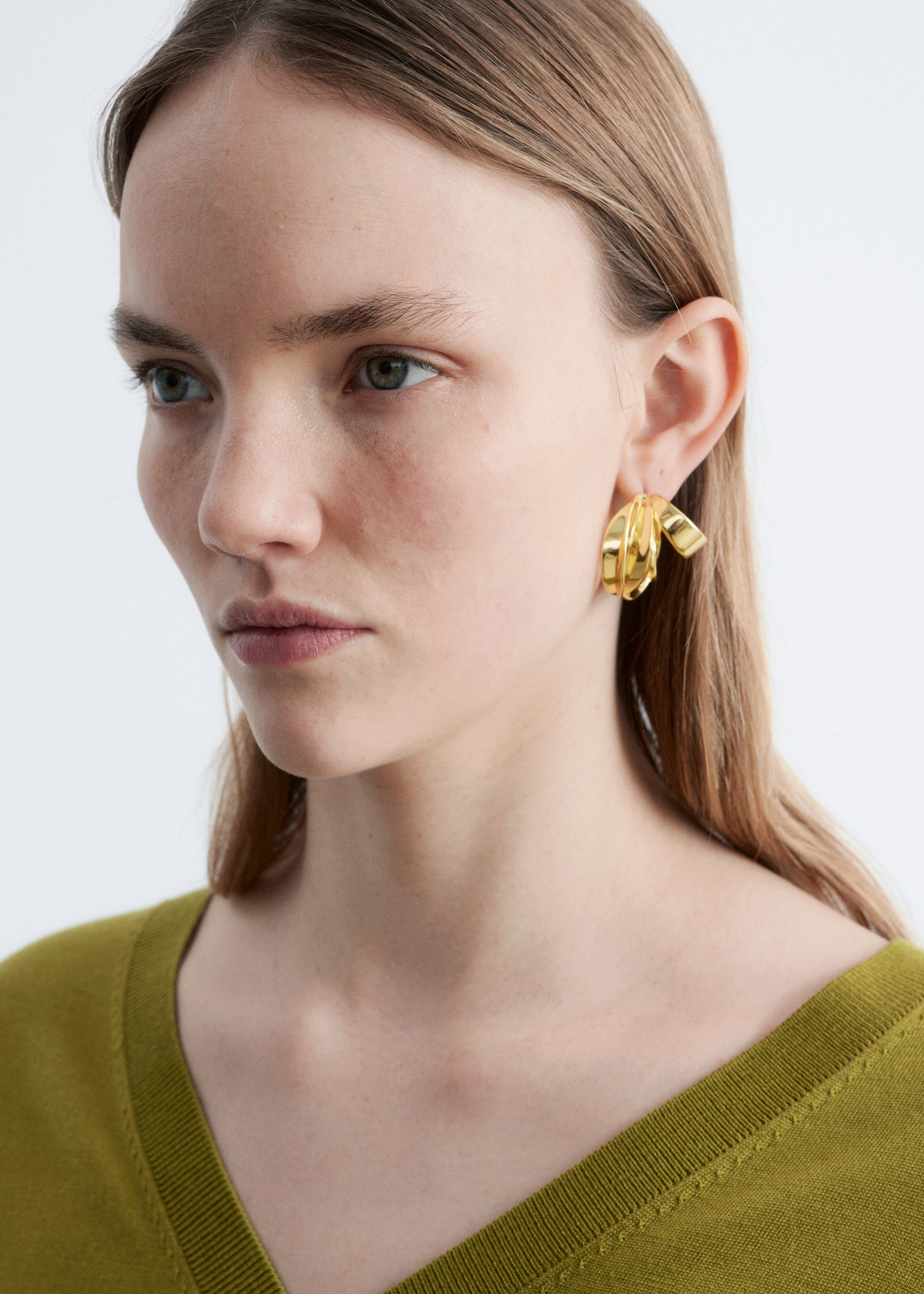 & Other Stories SCULPTURAL HOOP EARRINGS