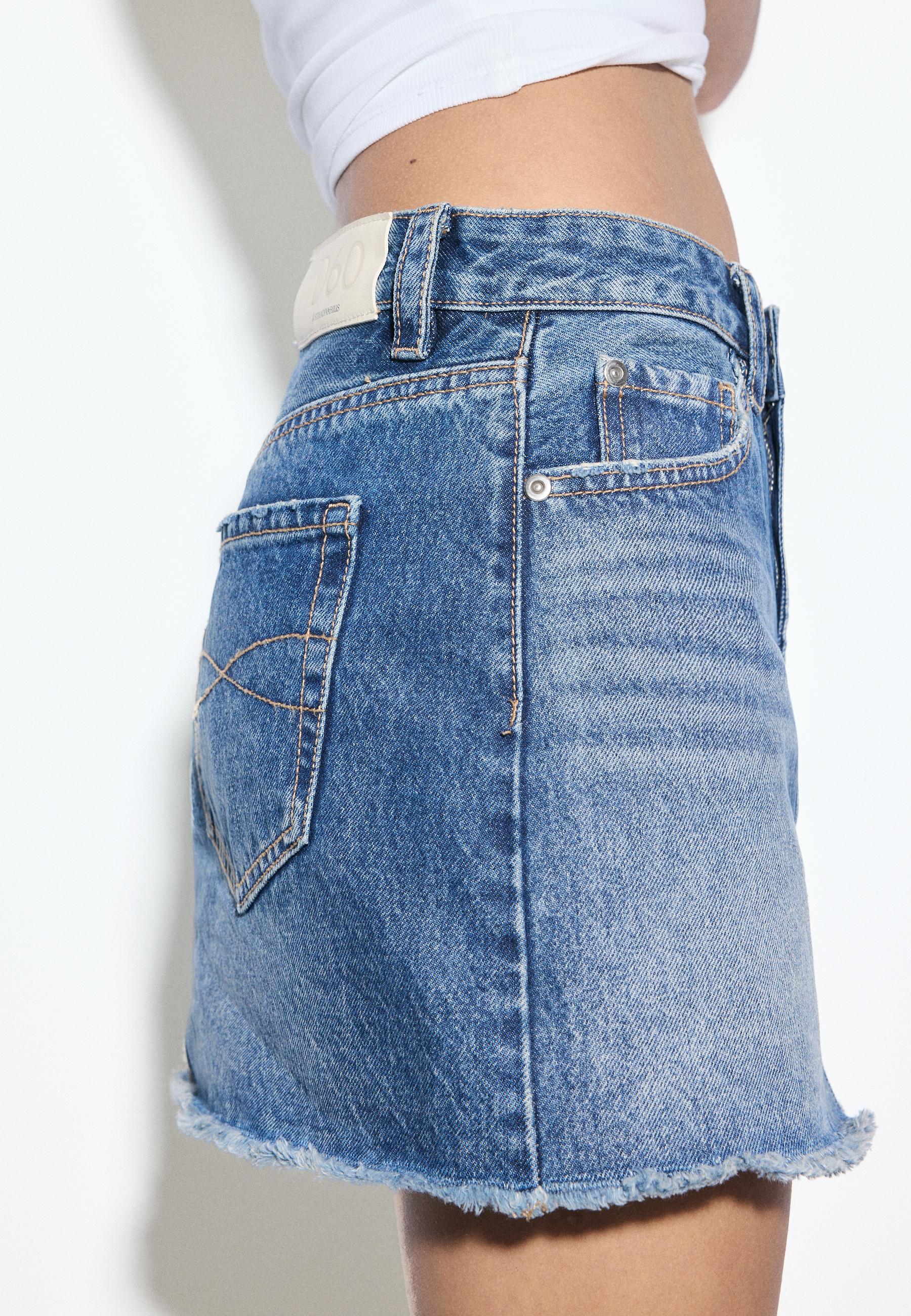 D60 DENIM MINI SKIRT