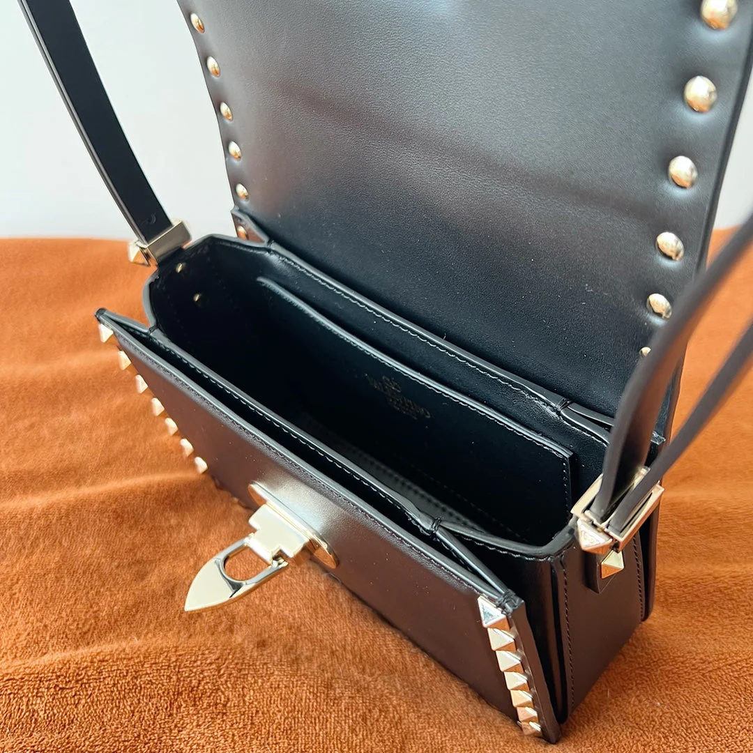 Valentino Garavani Rockstud Shoulder Black Bag - 18.5x12x8cm - Top Club