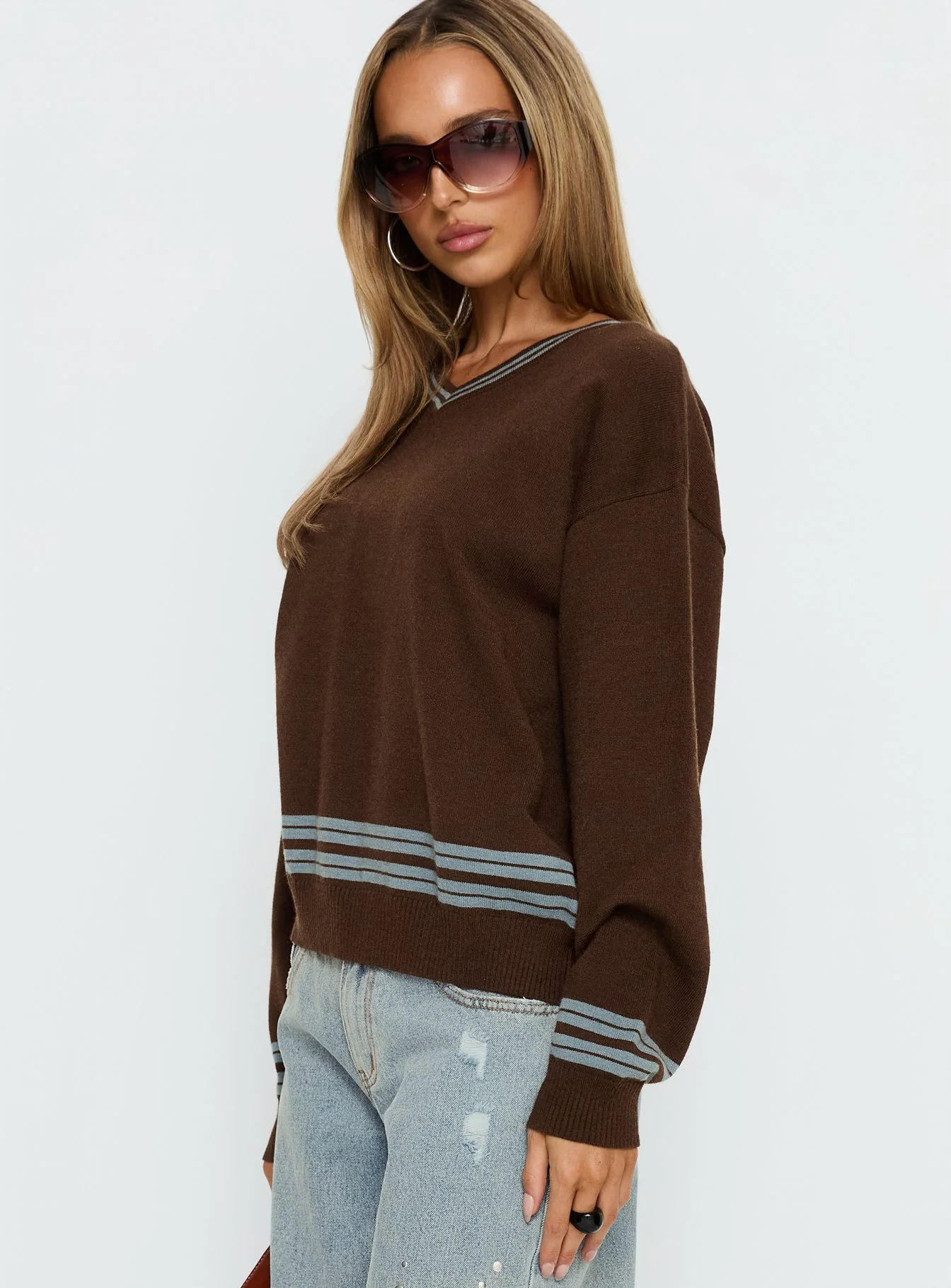 Yarnia V Neck Jumper Brown / Blue