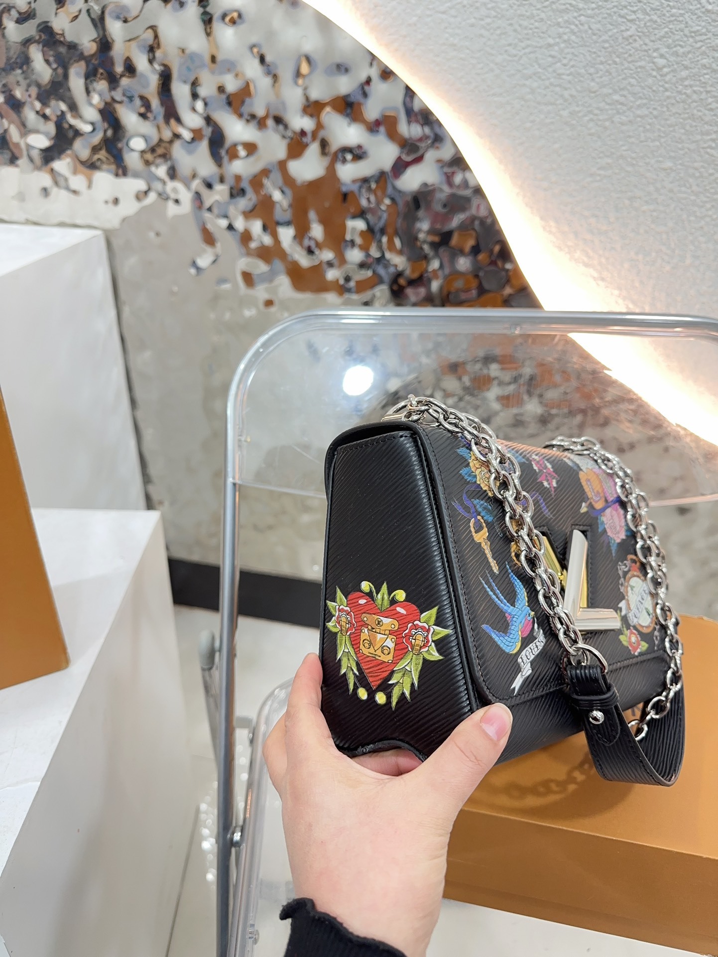 Louis new arrival TWIST bag size??23 * 16 cm - Top Club
