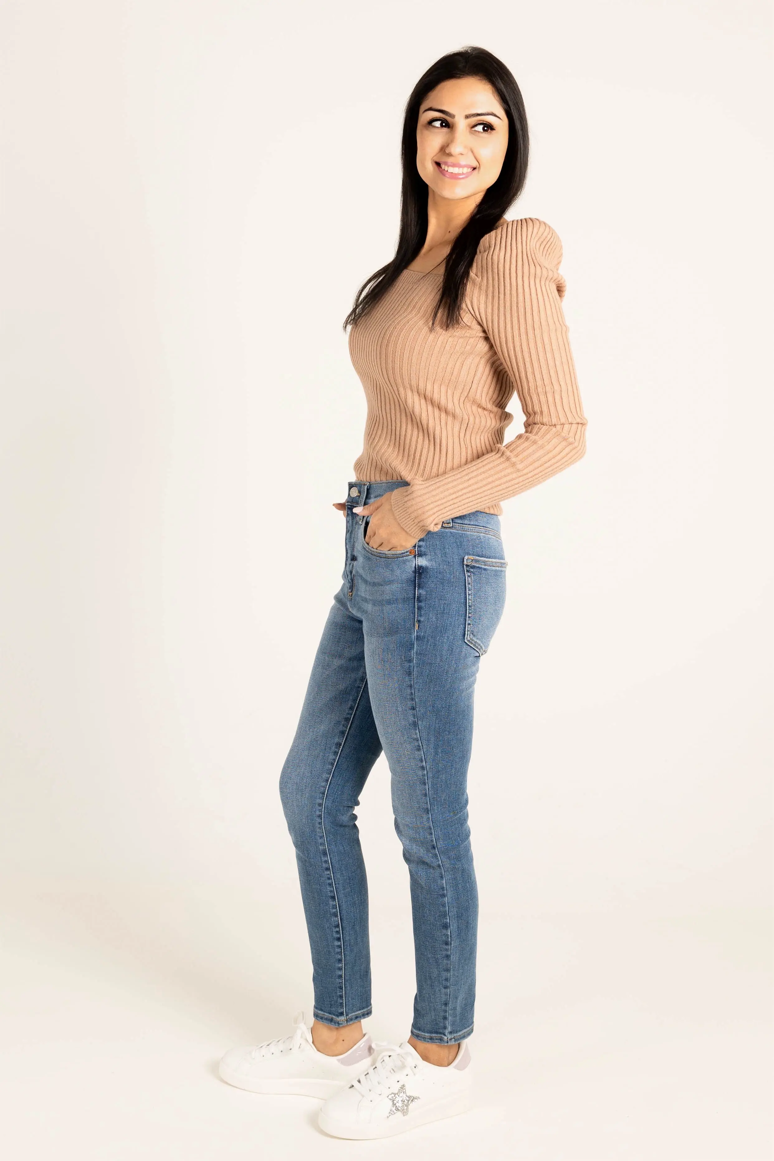 Square Neck Sweater - ALJEGJ