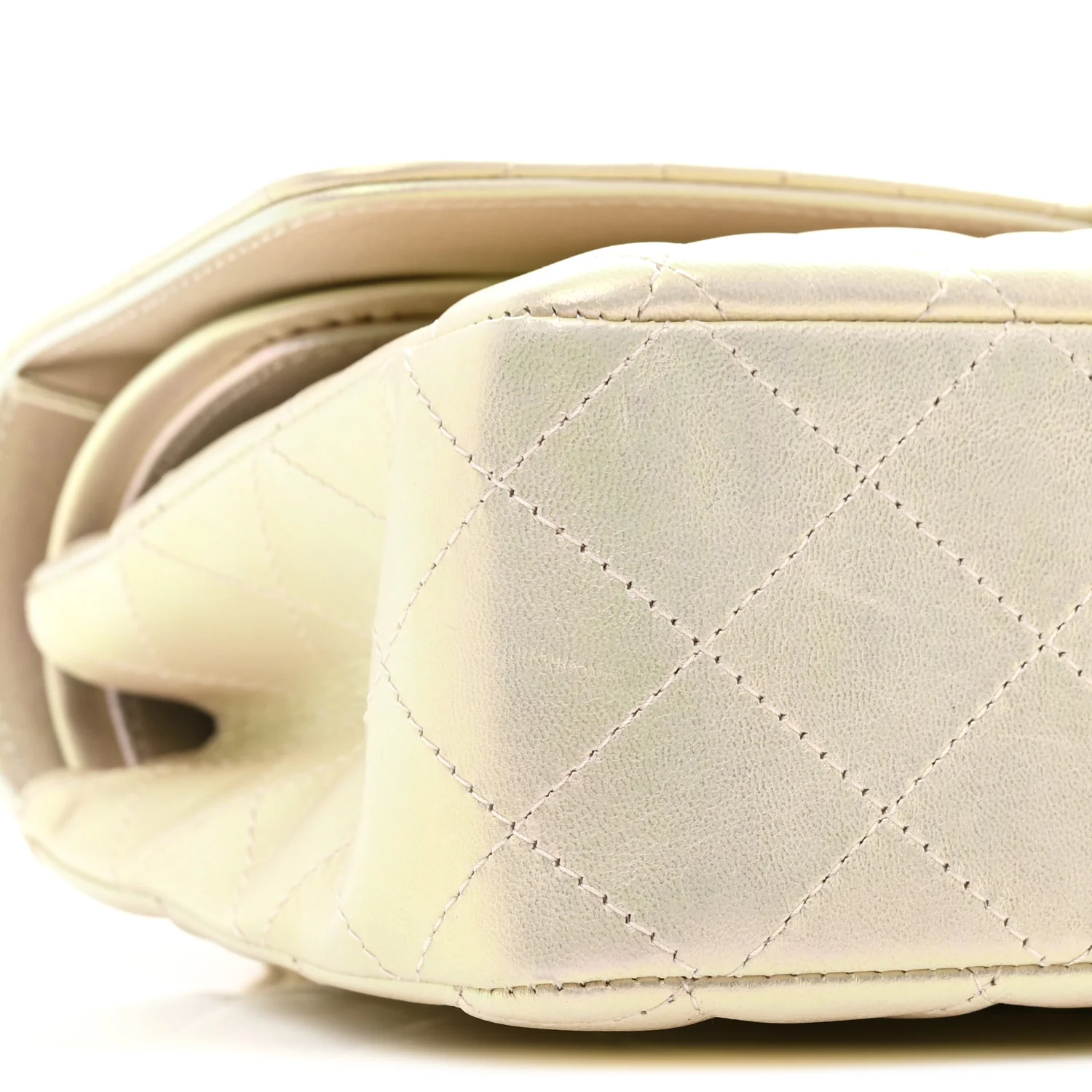 Iridescent Lambskin Quilted Medium Double Flap Ivory - Top Club