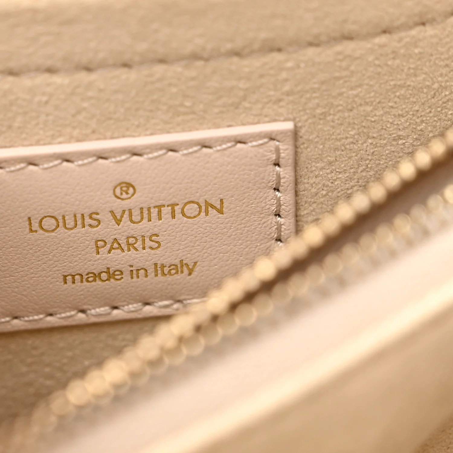Calfskin Hold Me New Wave Ivory - Top Club