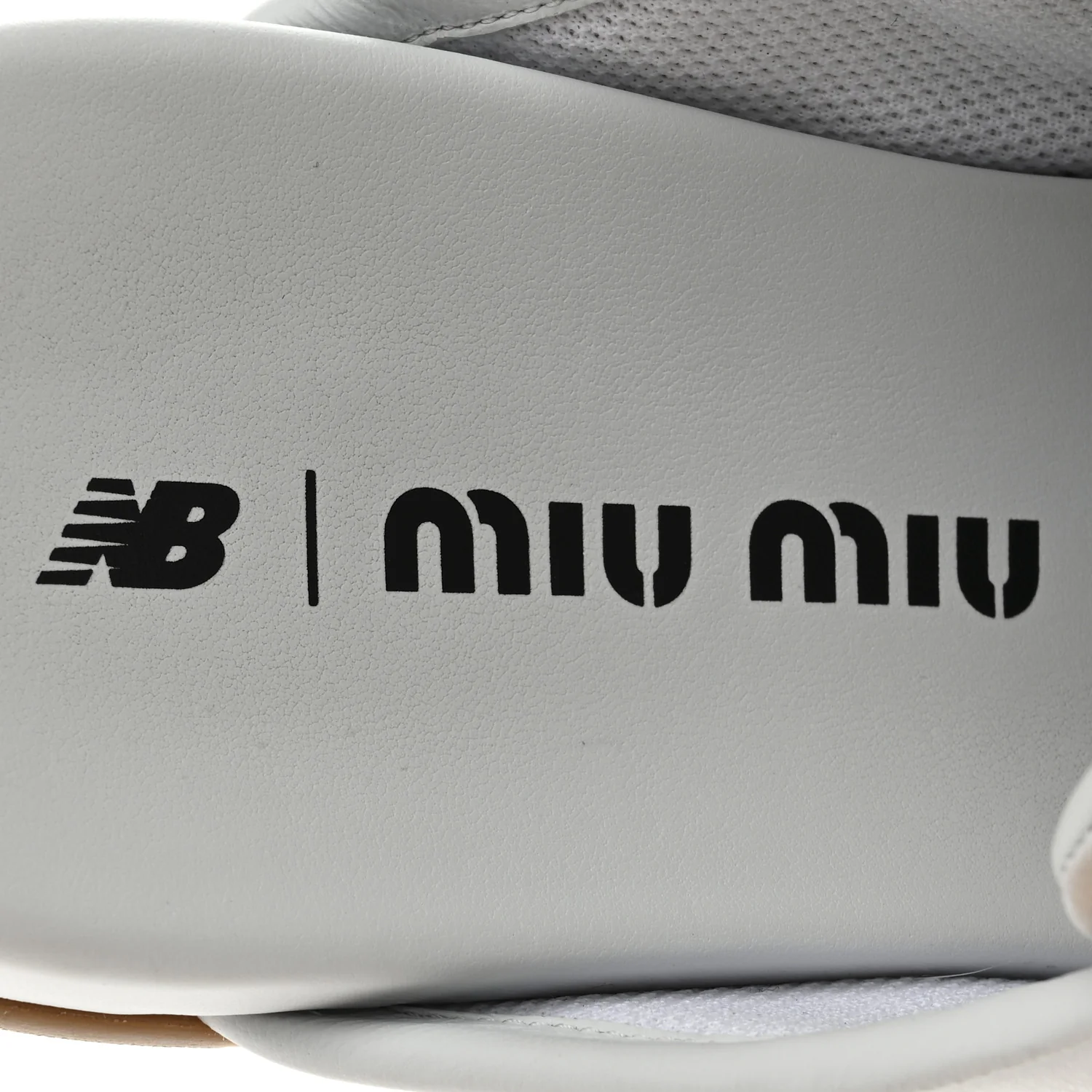 X NEW BALANCE Bleached Calfskin 530 SL Slip-On Sneakers Mules 39 White - Top Club