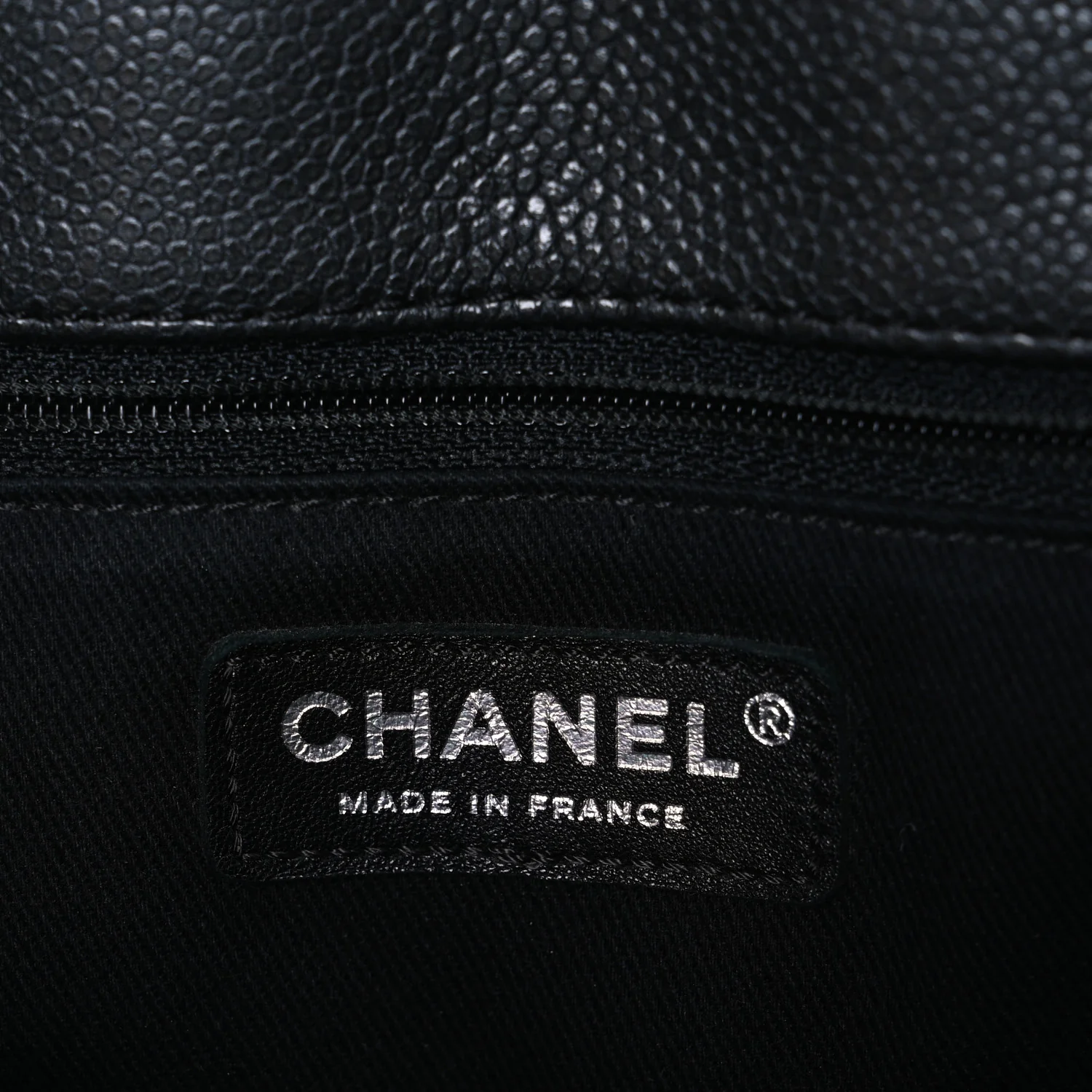 Metallic Grained Calfskin Medium Woven Chain Shopping Bag Black - Top Club