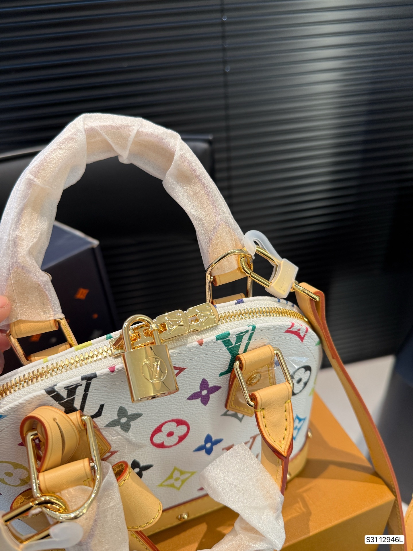 Louis new arrival bb bag size:20 * 15 cm - Top Club