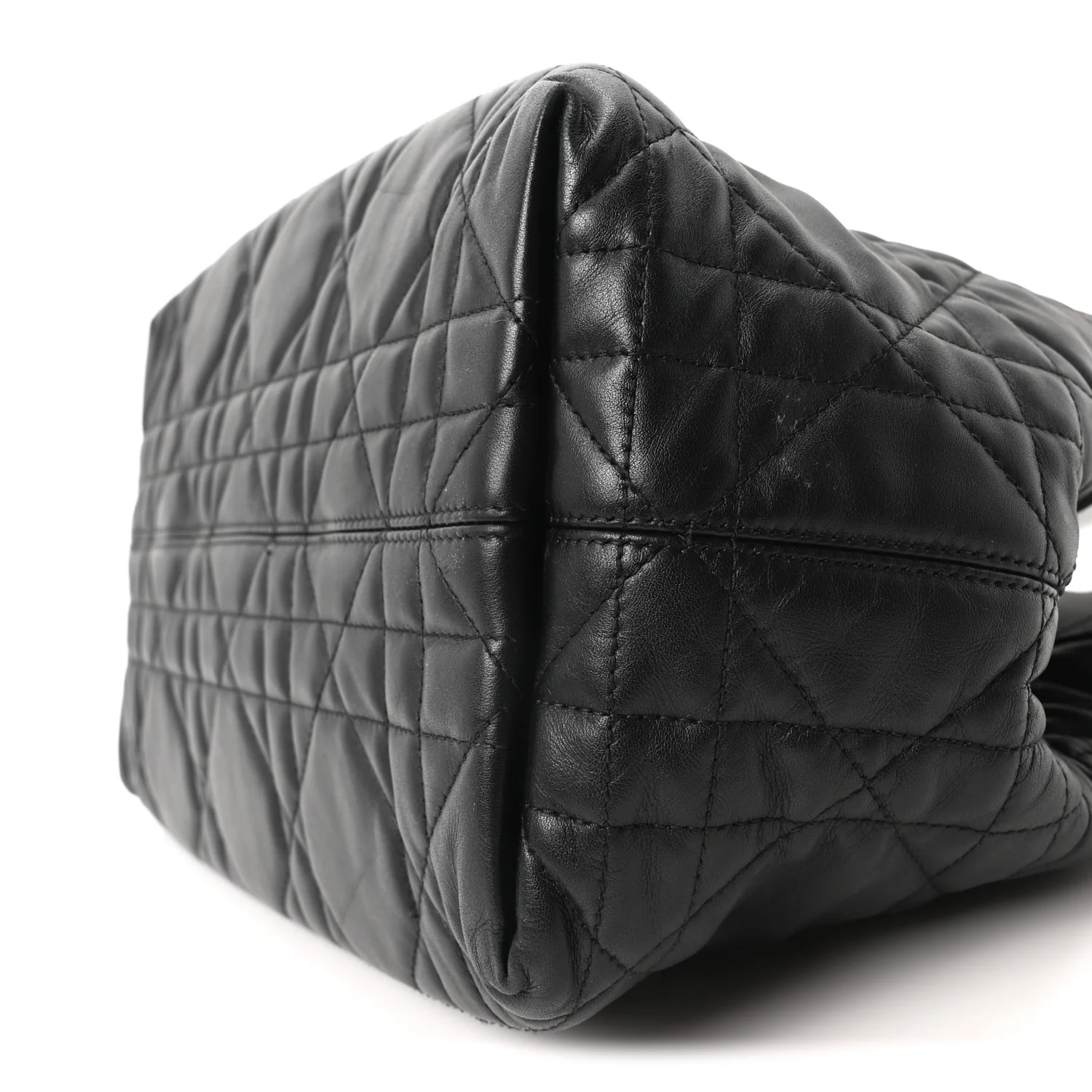 Calfskin Macrocannage Medium Toujours Black - Top Club