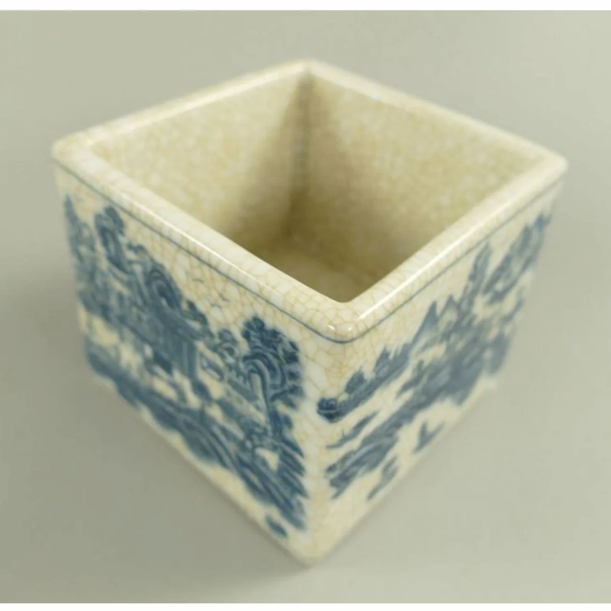 Baroque porcelain sugar bowl with lid cream / blue / brass 10 x 10 x H. 13 cm