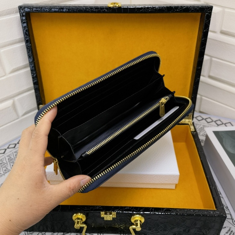 D wallet 19X10X2.5cm 01 - Top Club