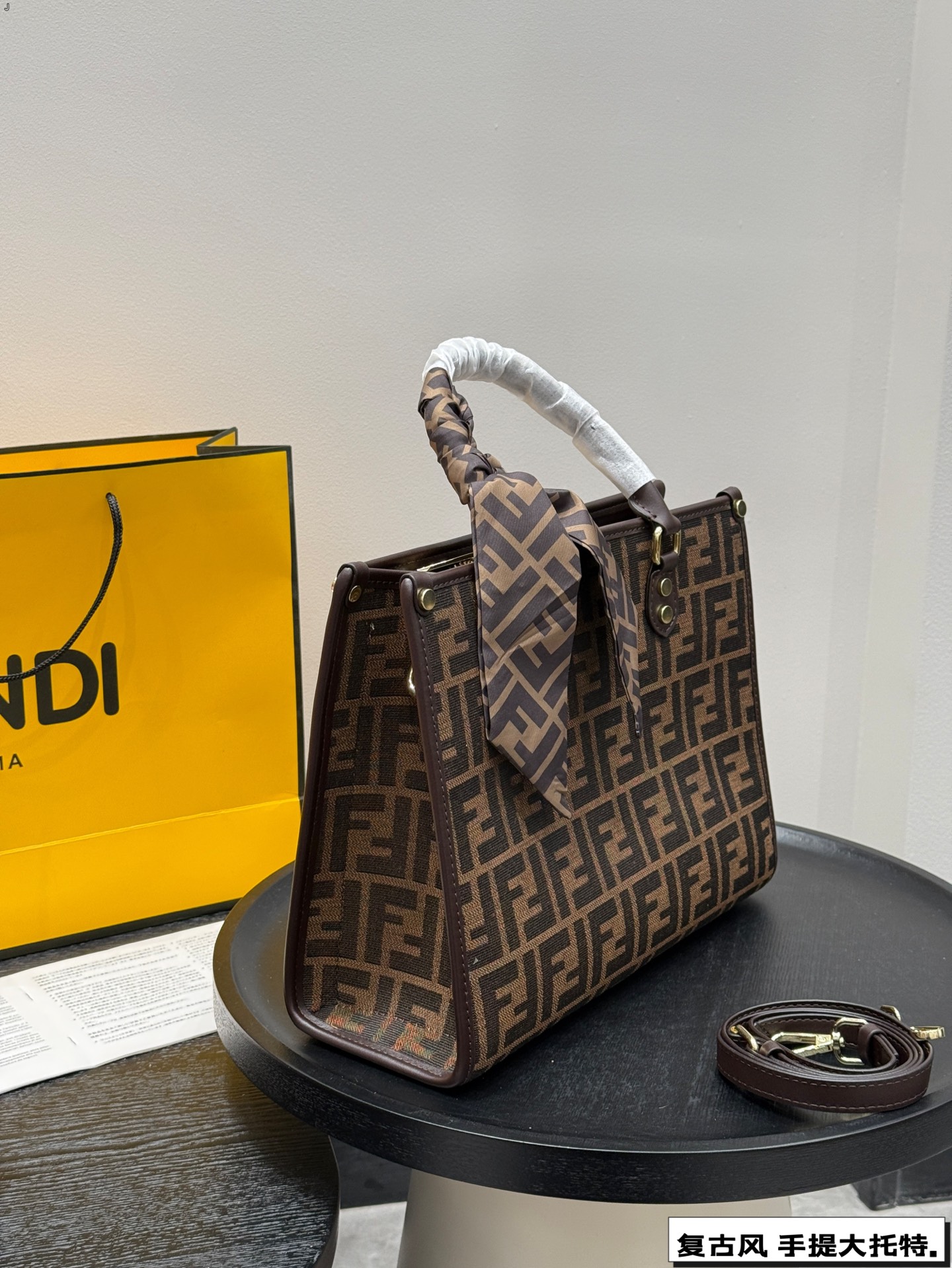 fen new arrrival tote bag size: 31 * 25cm - Top Club