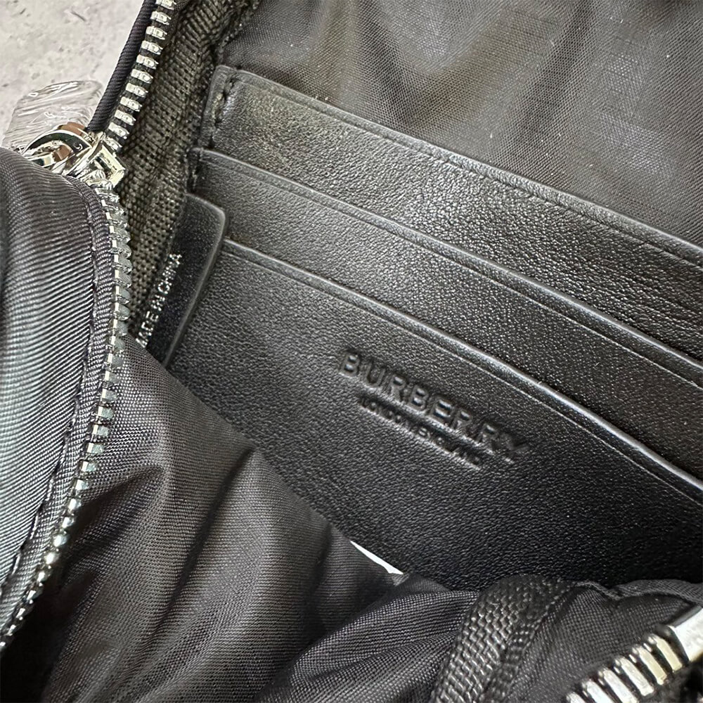 Burberry Vertical Paddy Bag - Top Club
