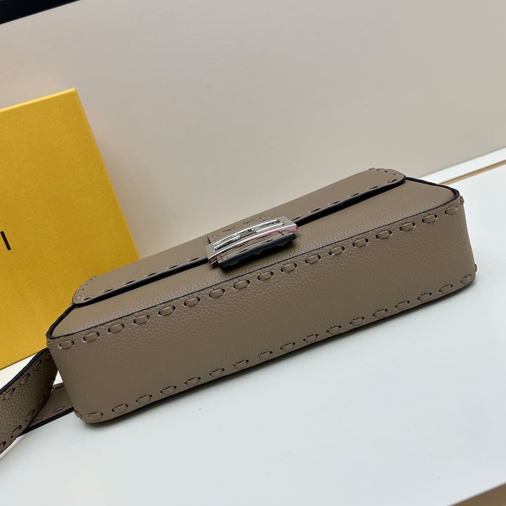 Fendi Baguette - Top Club
