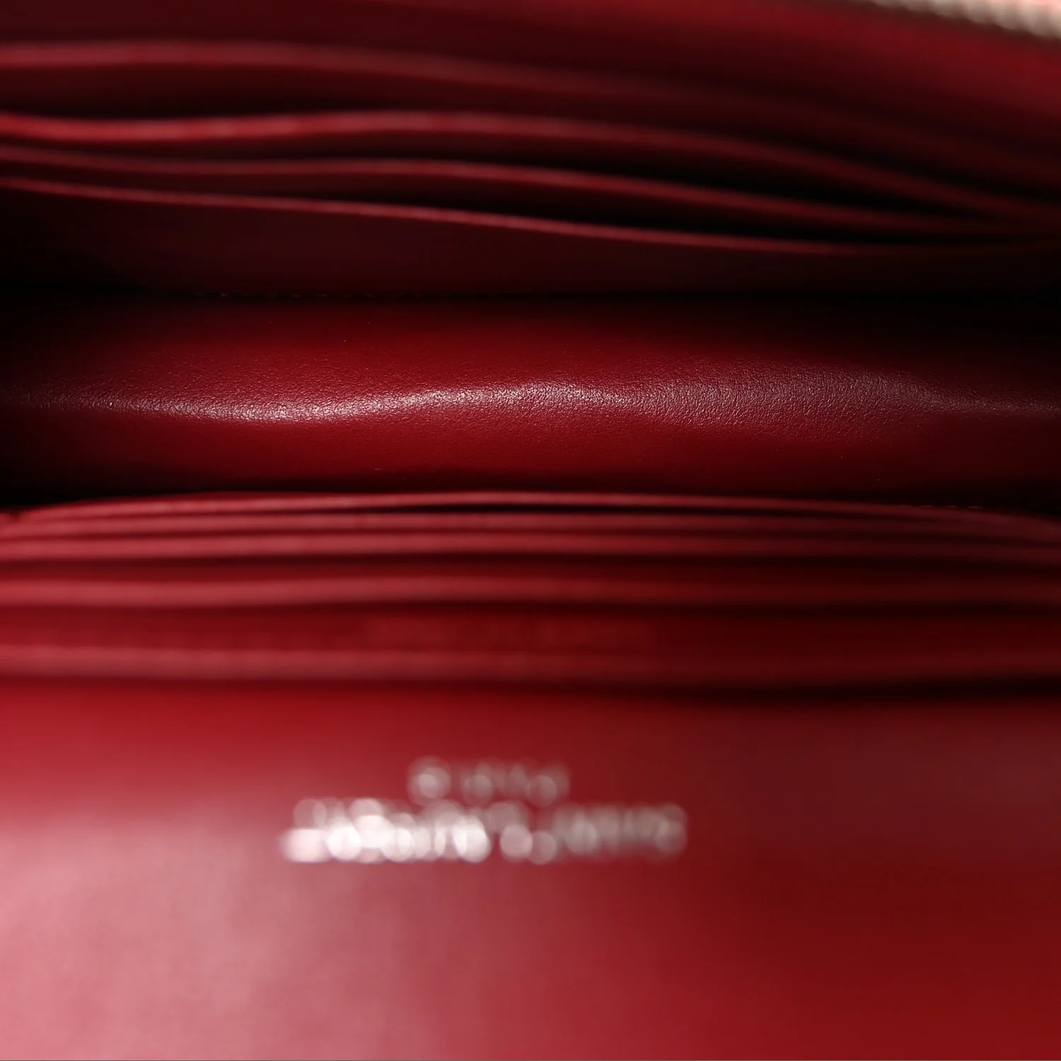Calfskin Crocodile Embossed Monogram Sunset Chain Wallet Rouge Eros - Top Club