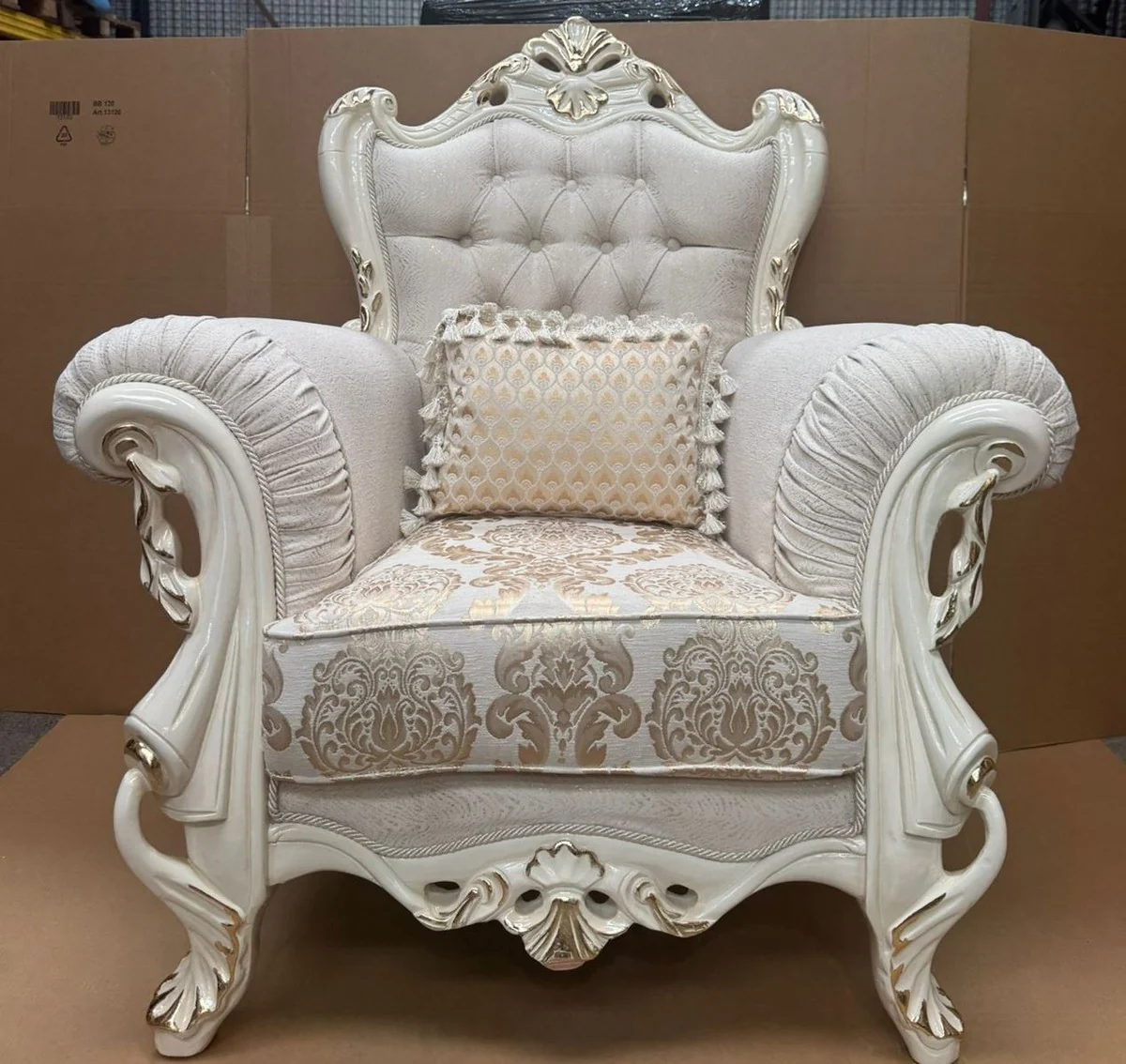 Baroque living room armchair with cushions gray / white / gold - Baroque furniture