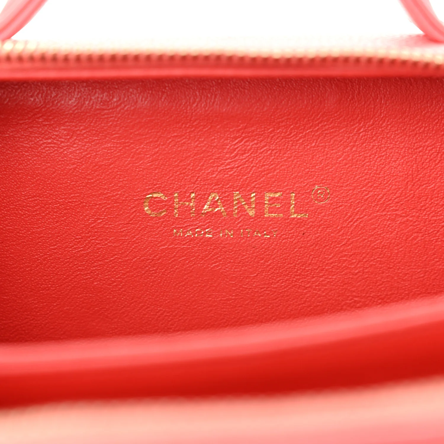 Caviar Quilted Small CC Filigree Vanity Case Coral - Top Club