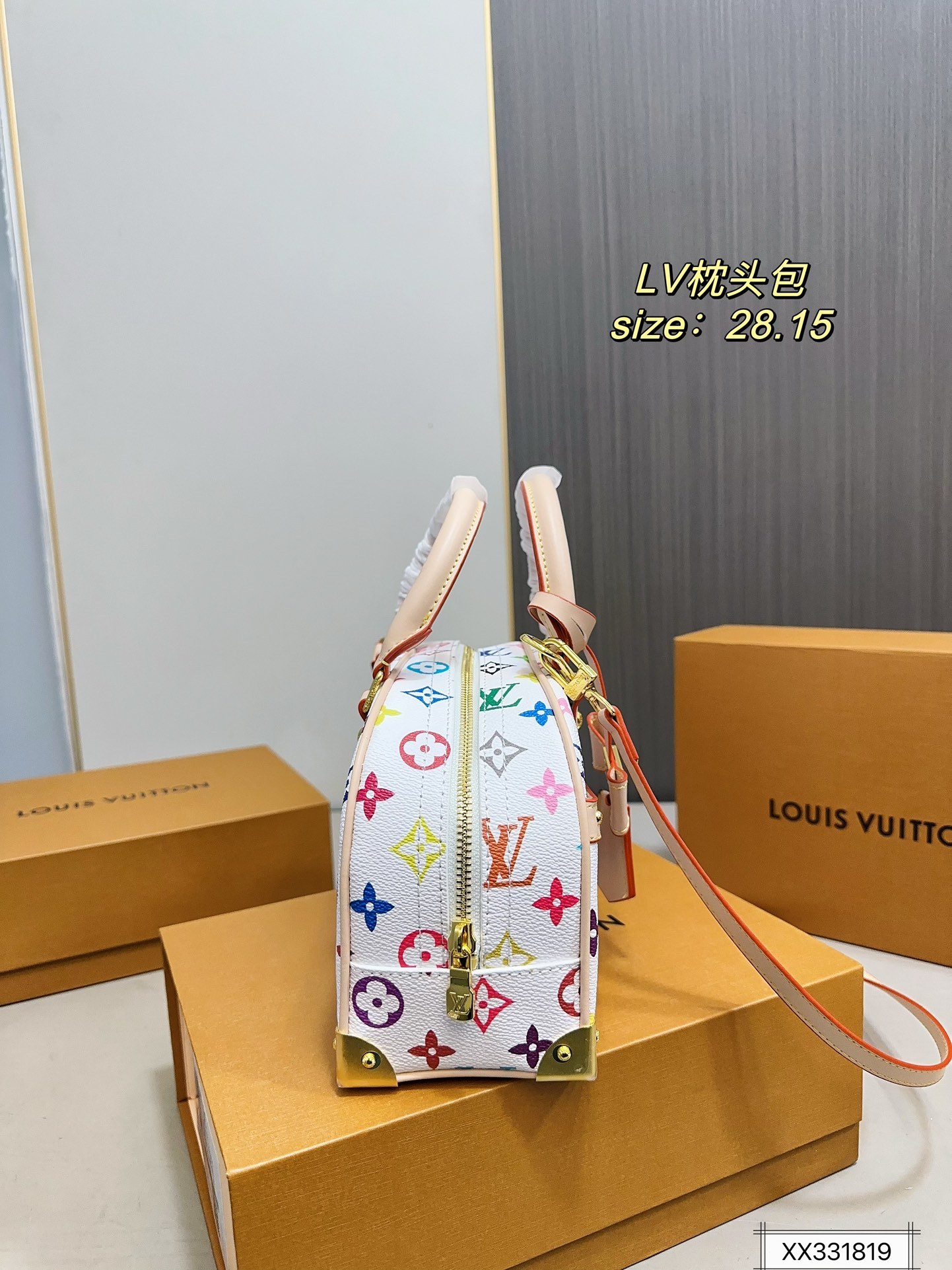 Louis new arrival bag size??28*15 cm - Top Club