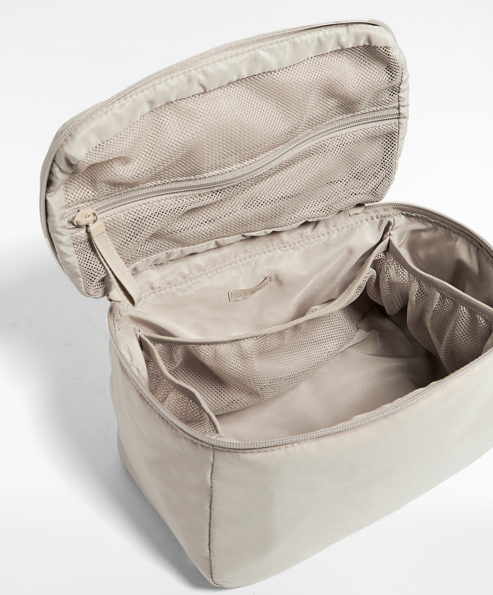 OYSHO Toiletry bag