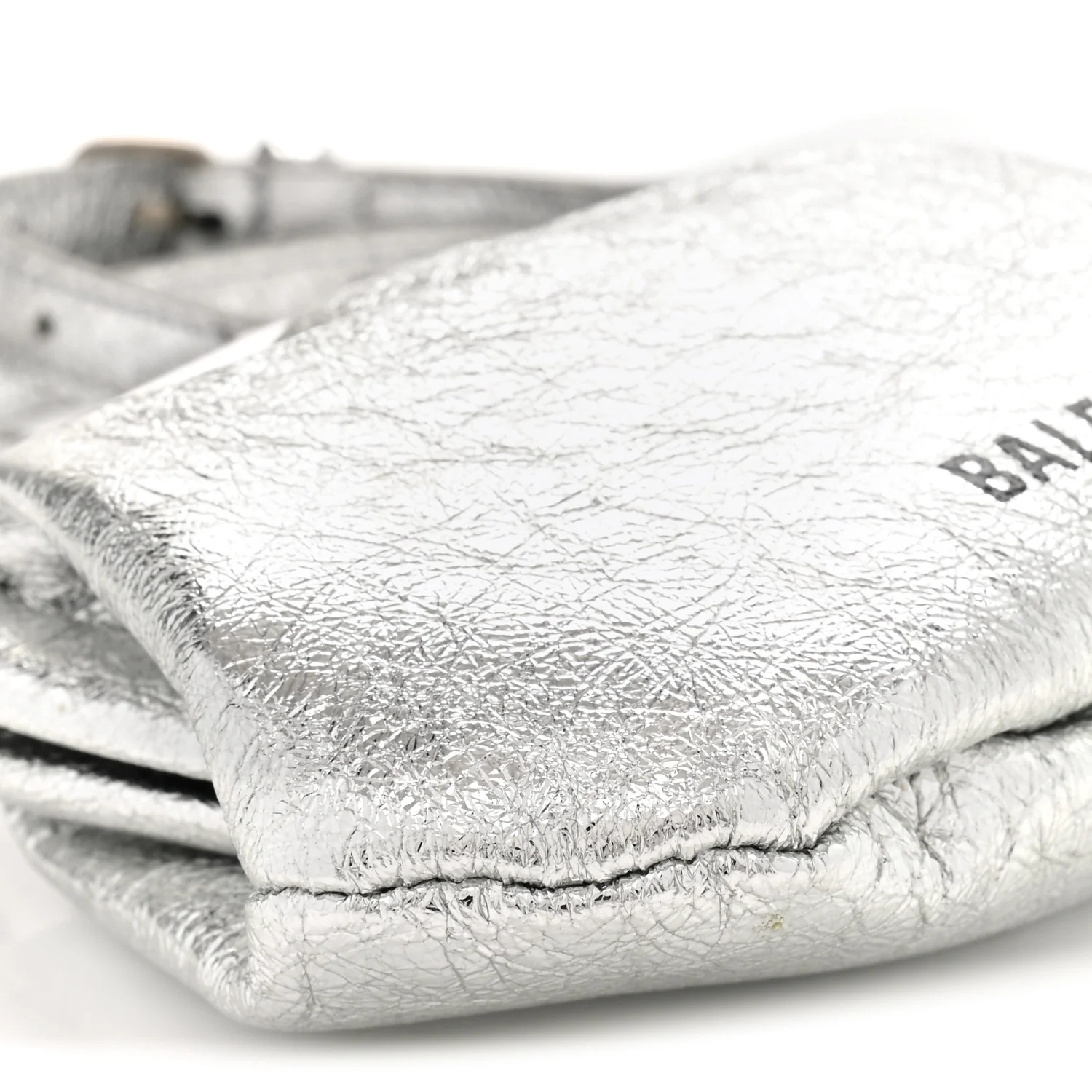 Metallic Textured Calfskin Logo Cloud Coin Purse With Strap Silver - Top Club