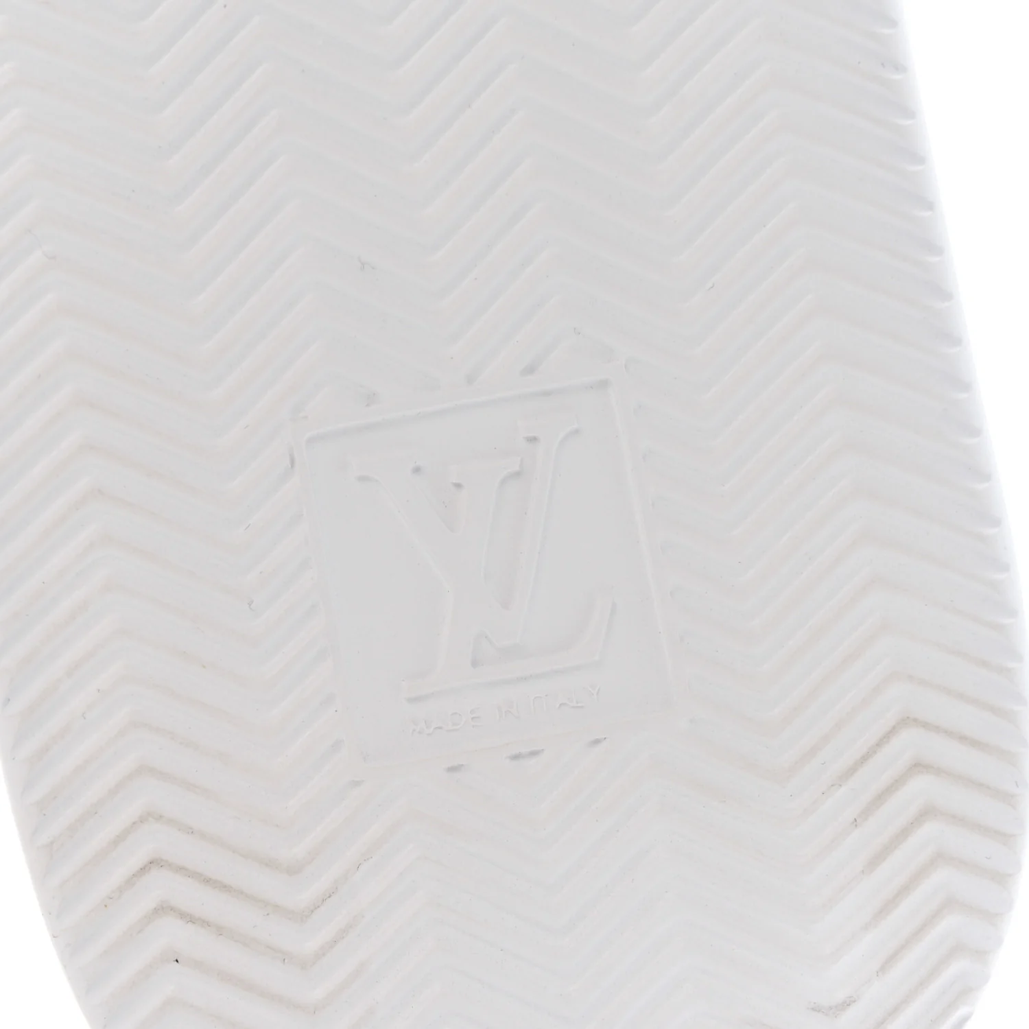 Grained Calfskin Embossed Monogram Mens Beverly Hills Sneakers 8.5 White - Top Club