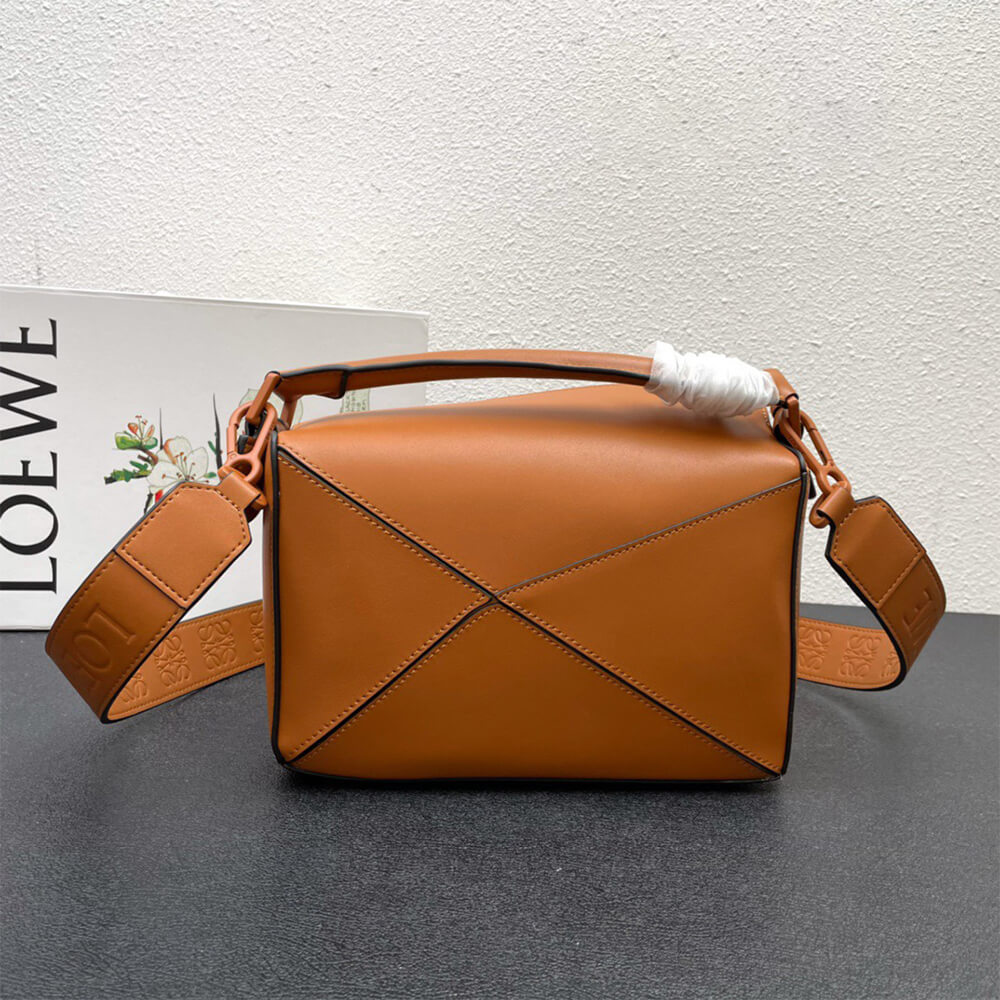 LOEWE Small Puzzle Bag - Top Club