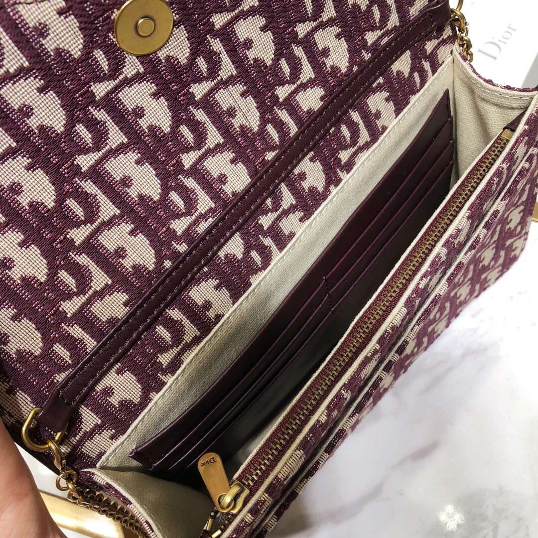 D Bordeaux Oblique Saddle Chain Clutch - Top Club