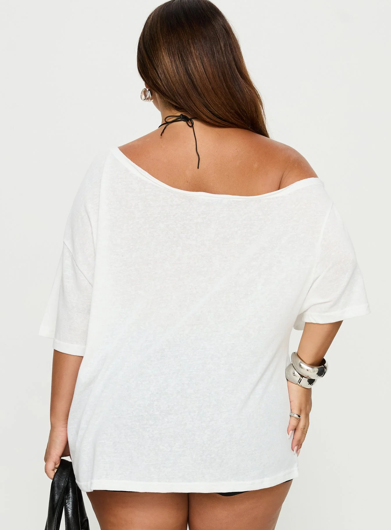 Winny Off Shoulder Tee White Curve