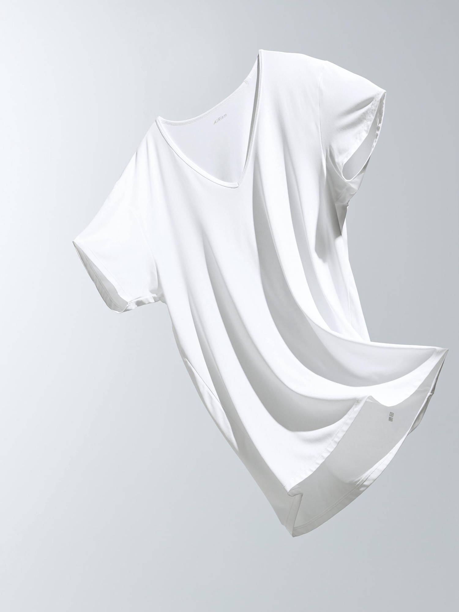AIRism V-Neck T-Shirt
