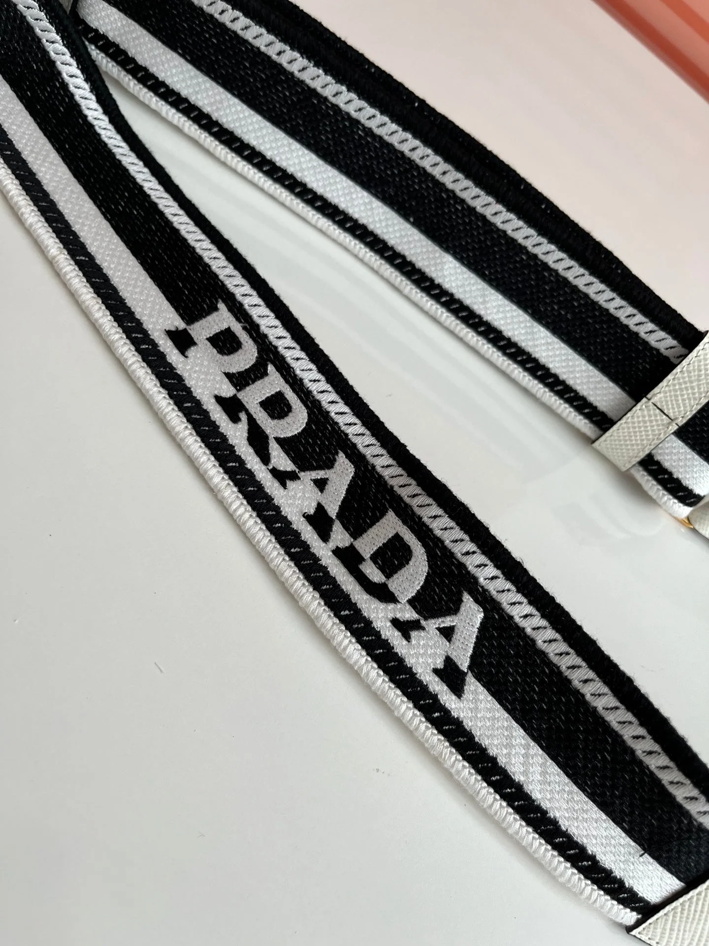 Prada Monochrome Saffiano 21 Leather Bag in White 21x14x6.5cm - Top Club