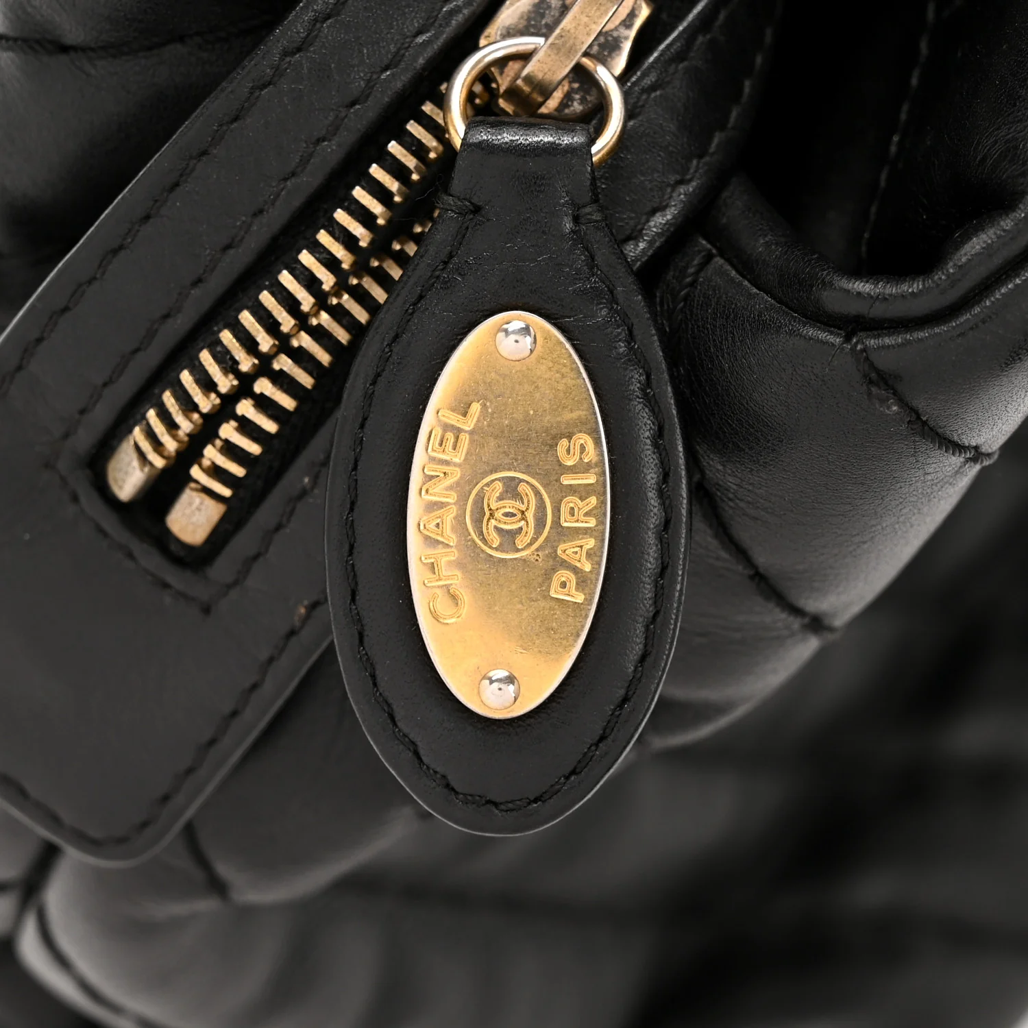 Calfskin Chevron Quilted Surpique Tote Black - Top Club
