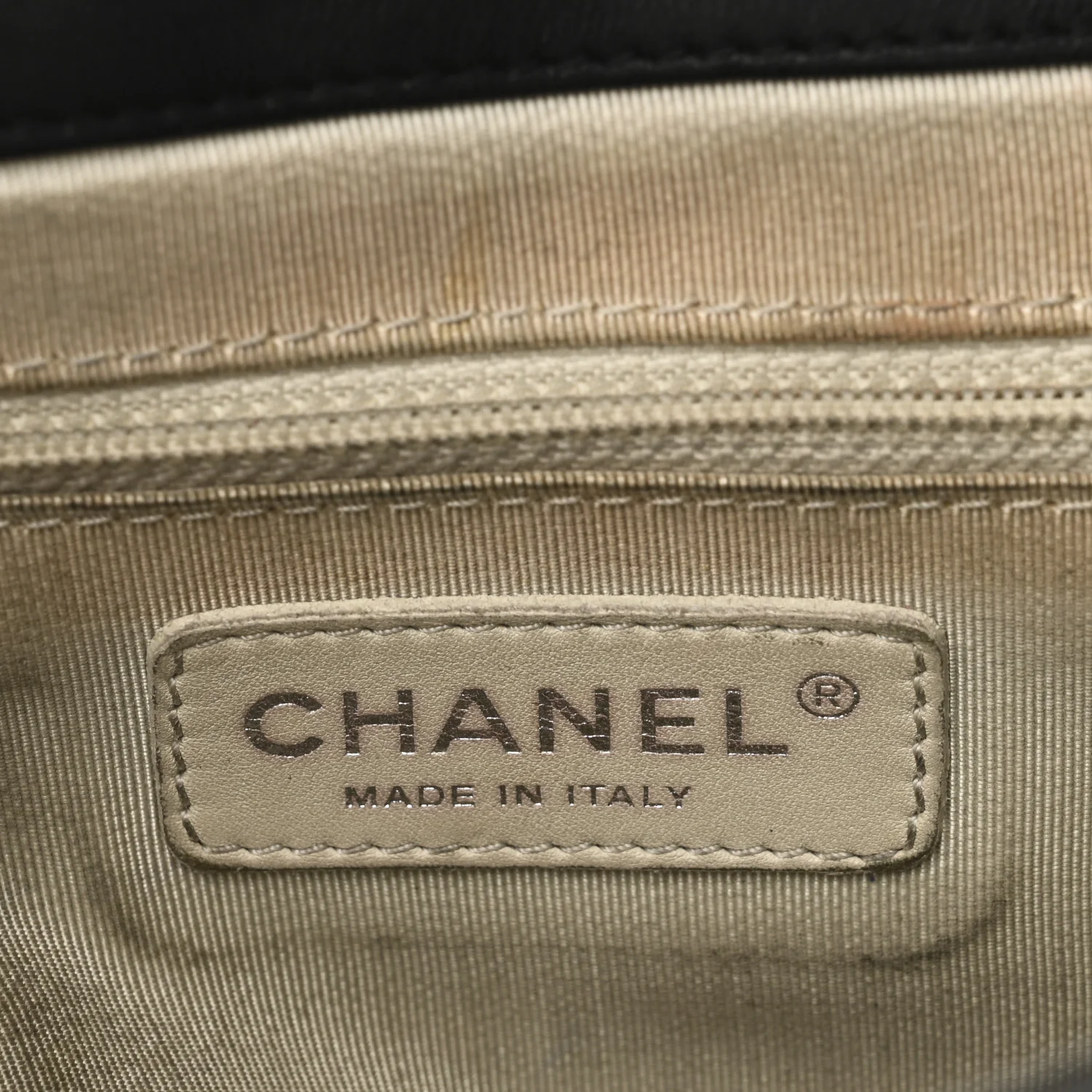 Washed Lambskin Quilted Medium Chain Around Messenger Black - Top Club
