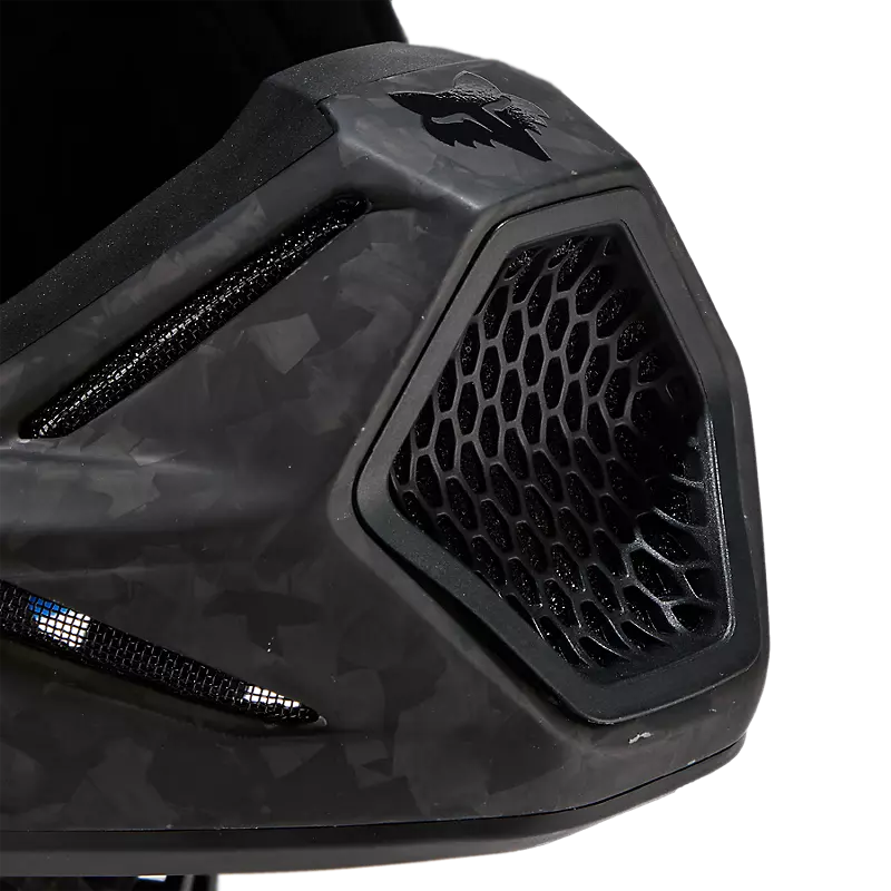 V3 RS Carbon Solid Helm