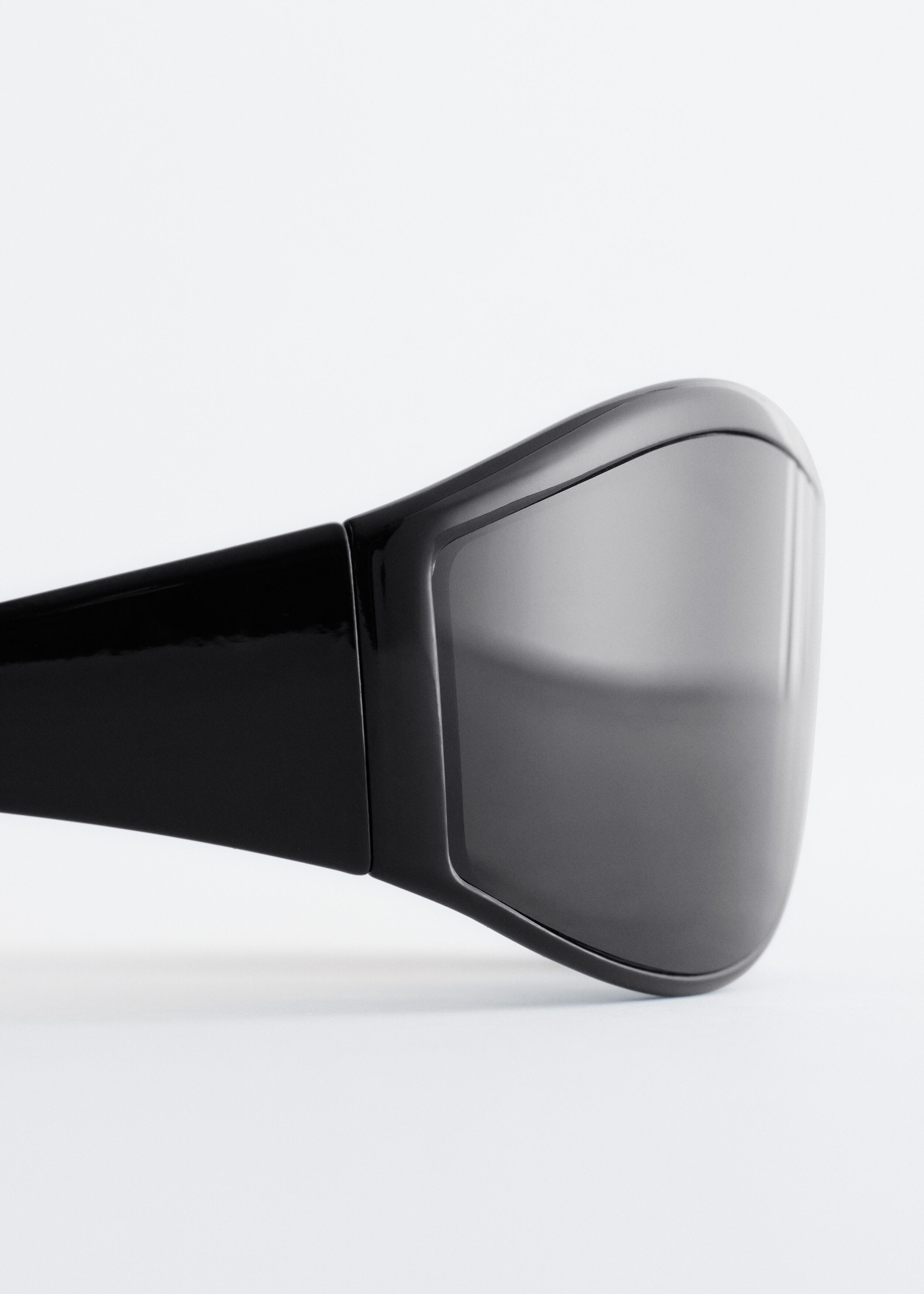 & Other Stories BOLD OVAL FRAME SUNGLASSES