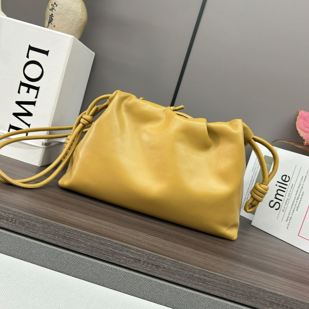 Loewe Medium Flamenco purse in mellow nappa lambskin - Top Club
