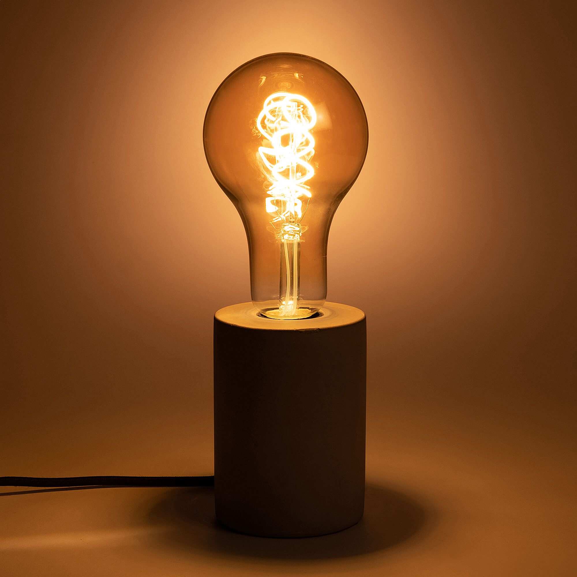 DECO - Ampoule décorative LED ambre D9,5cm culot E27