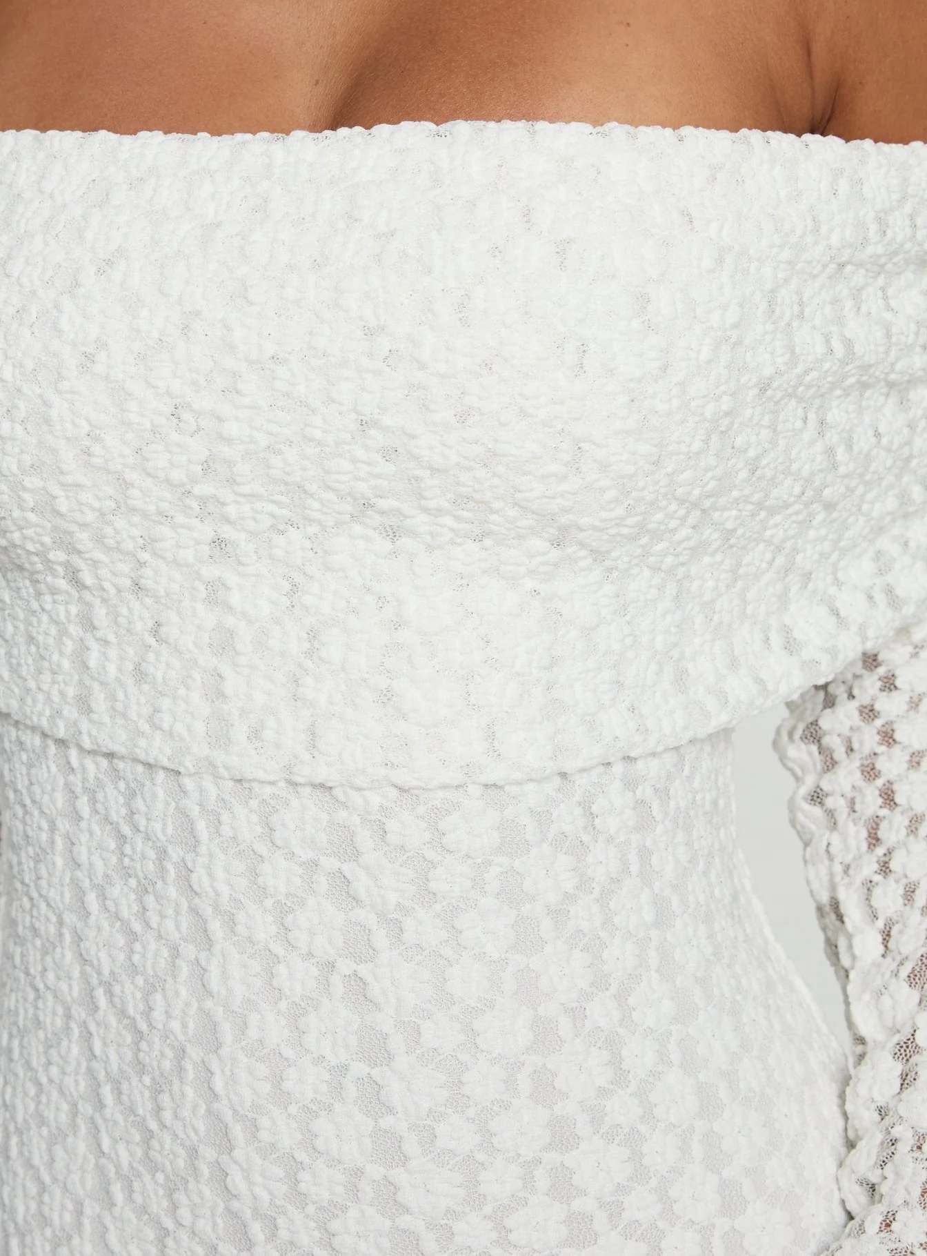 Sofenna Long Sleeve Off Shoulder Maxi Dress White