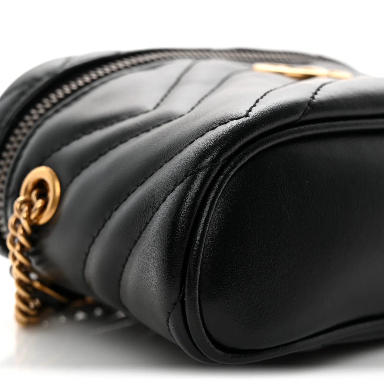 Calfskin Matelasse Chevron Mini GG Marmont Top Handle Bag Black - Top Club