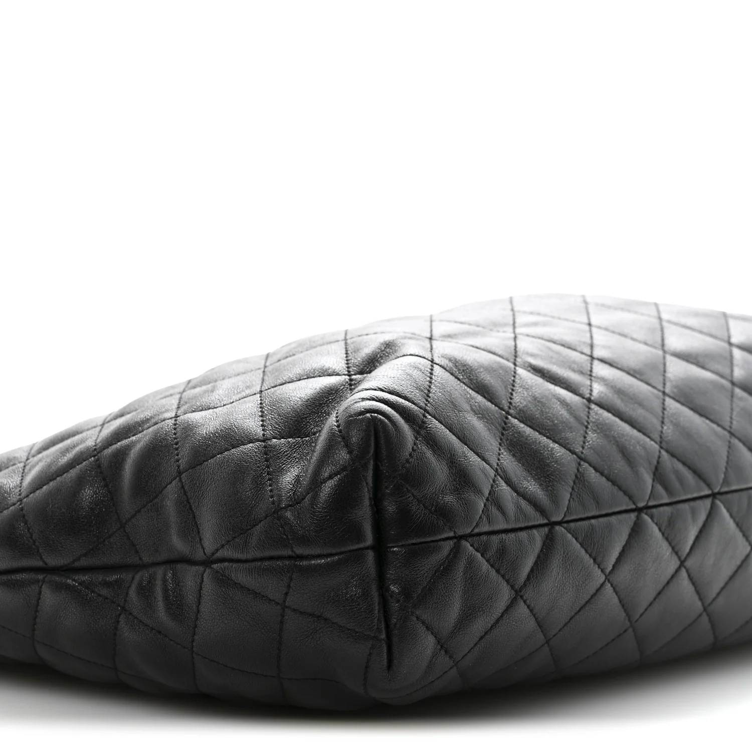 Lambskin Quilted Maxi Icare Shopping Tote Black - Top Club
