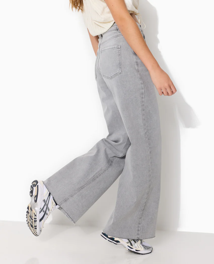 Pimkie J71-1 / Jean wide taille haute avec bas coupés