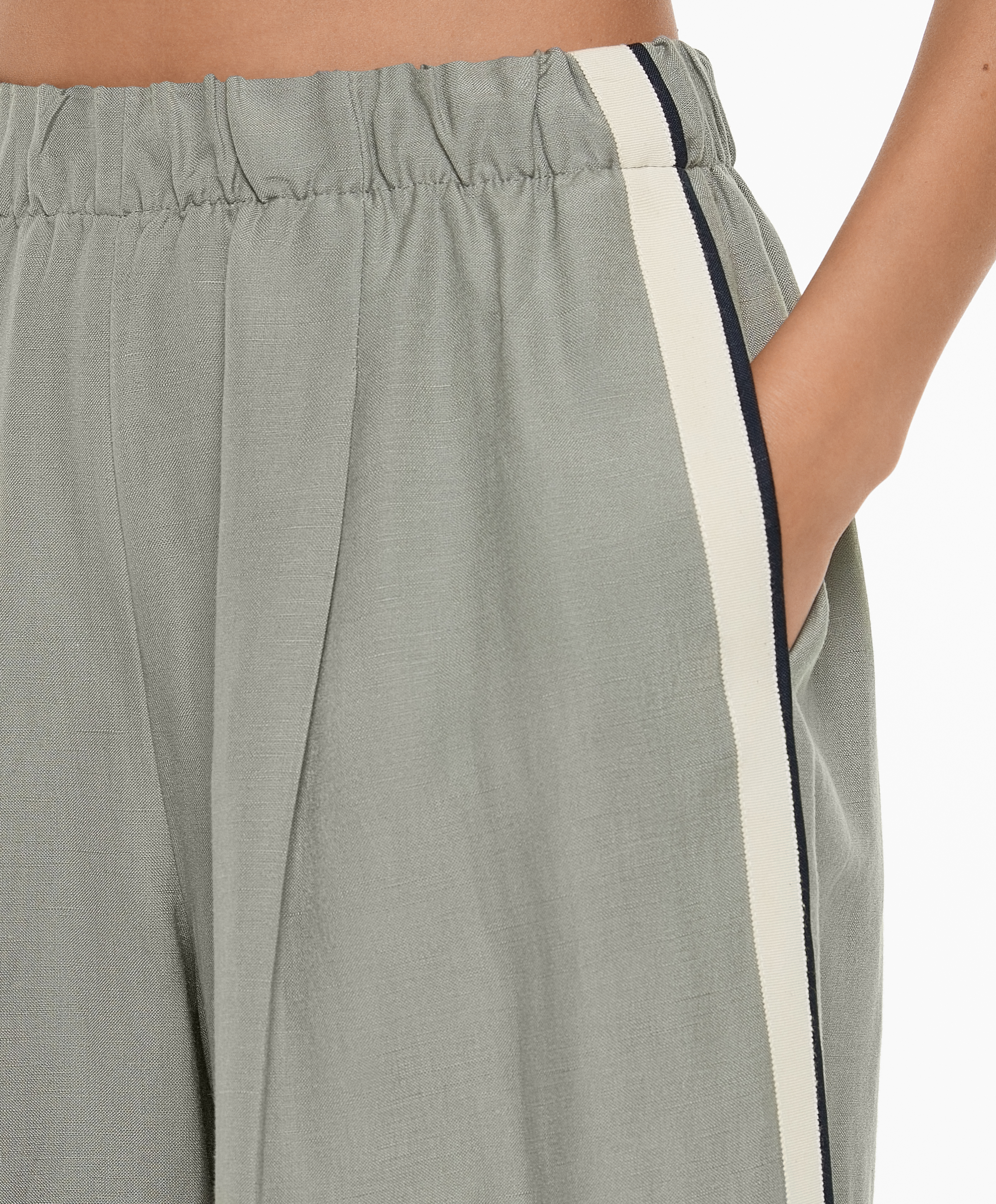 OYSHO Trousers with linen appliqué along the sides