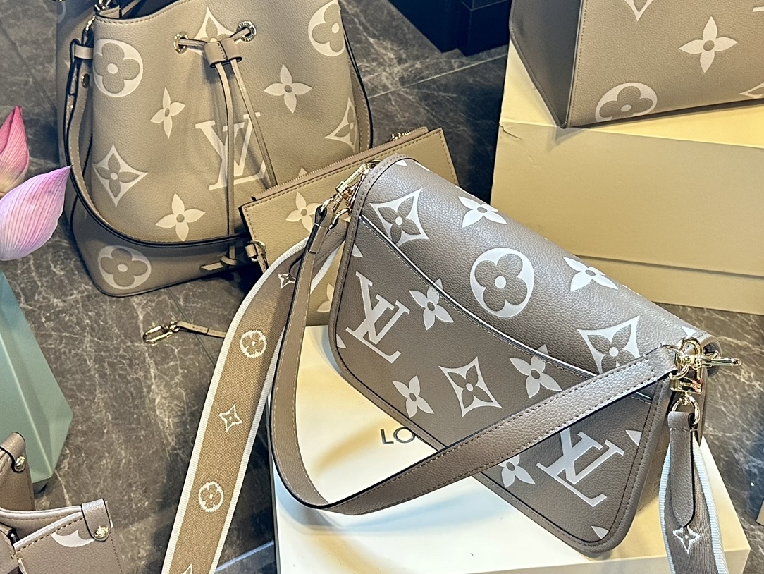 Louis M45985 new arrival bag size: 24 x 15 x 9cm - Top Club