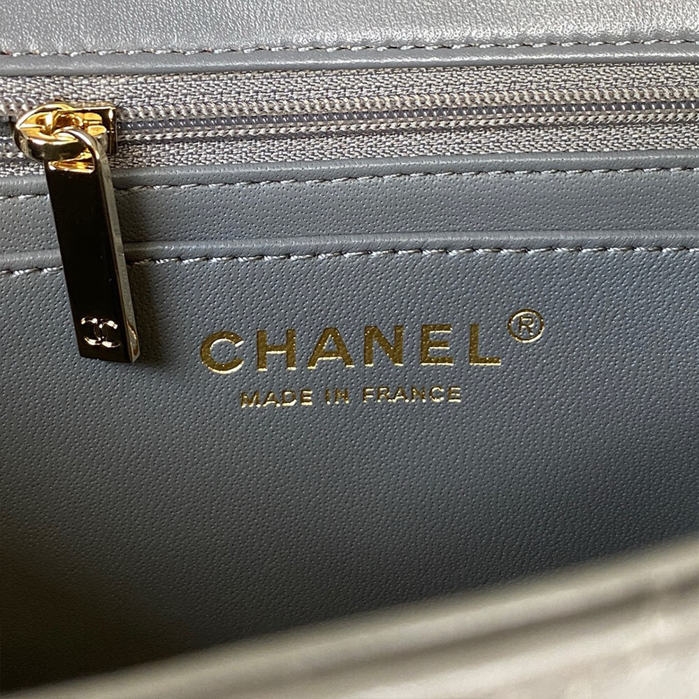 CHANEL Mini Classic Handbag With Top Handle - Top Club